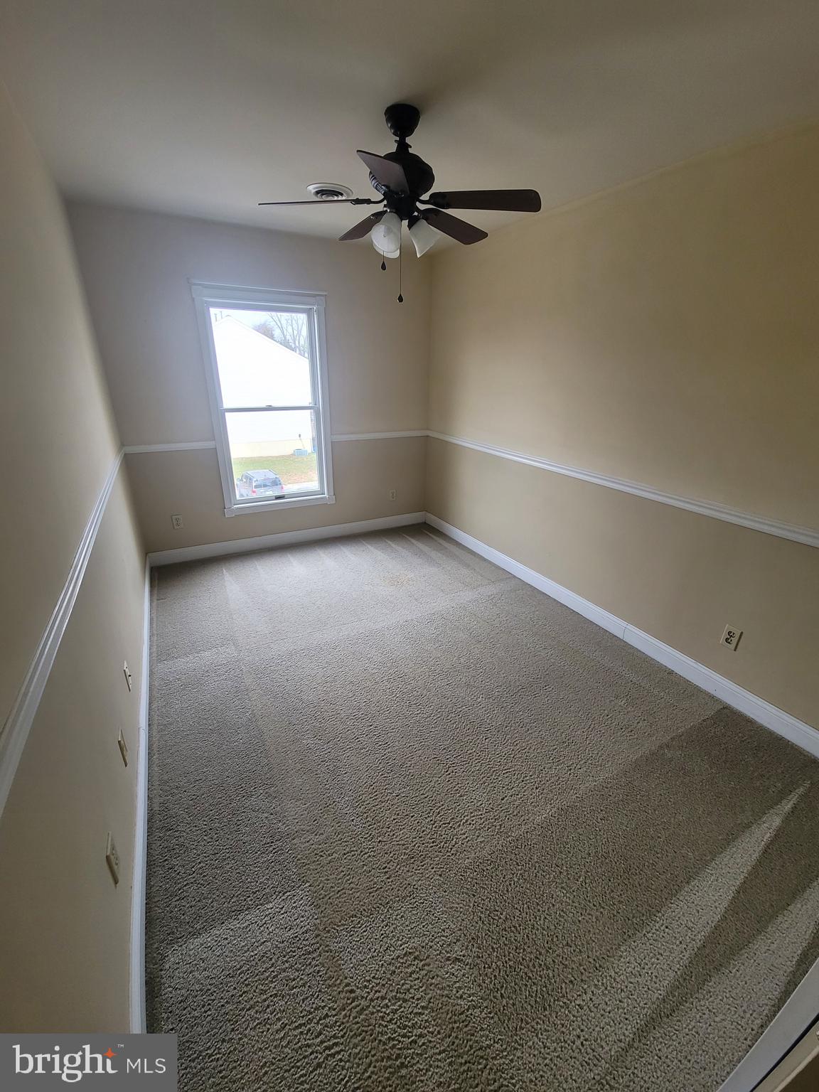 LAKEWOOD ESTATES - Residential Lease