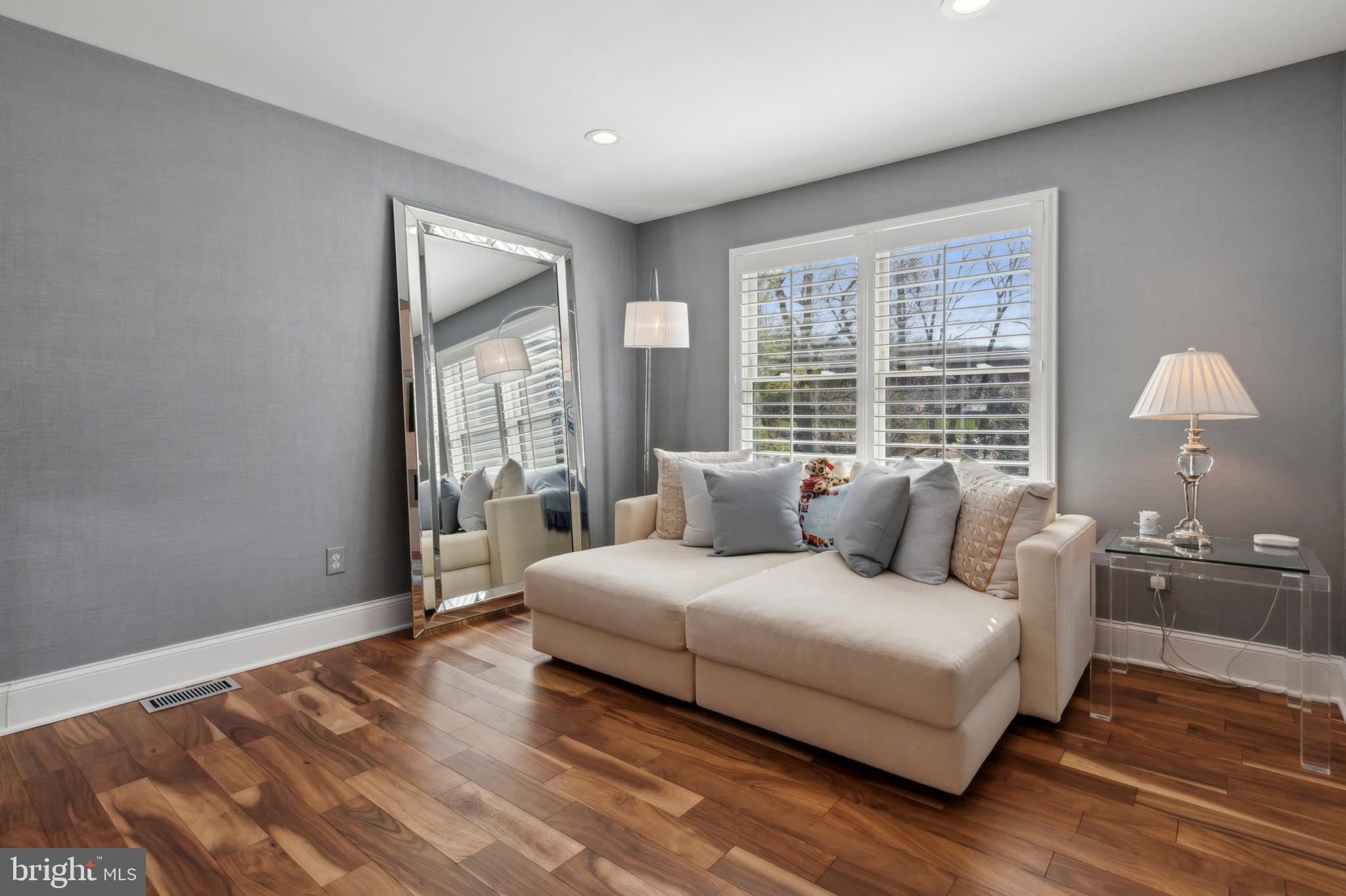 LAFAYETTE HILL - Residential