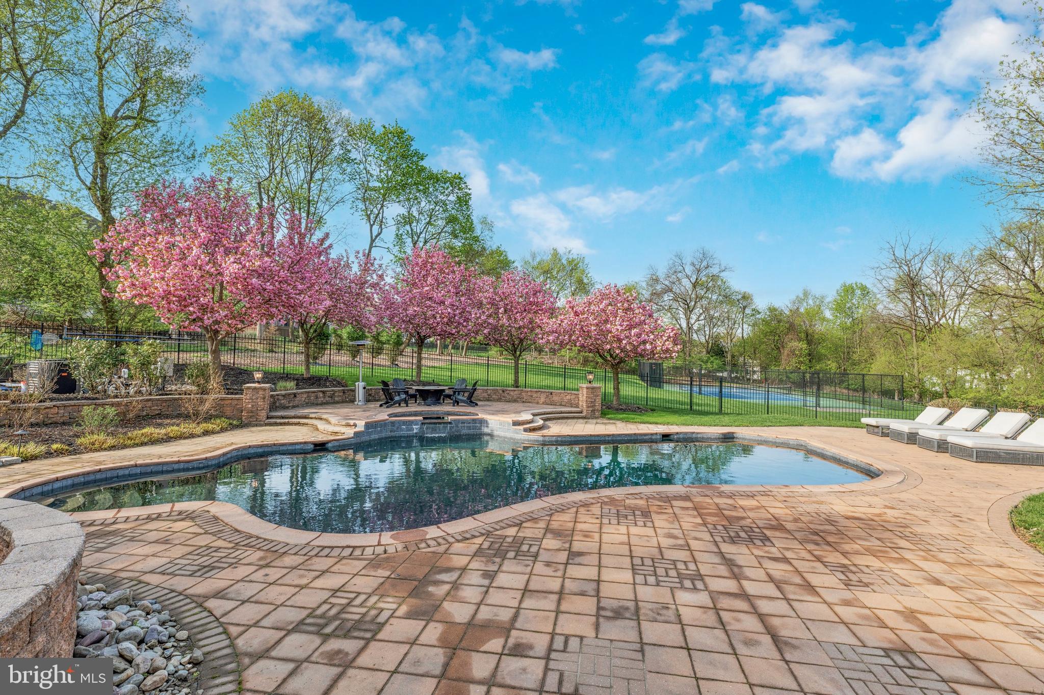 LAFAYETTE HILL - Residential