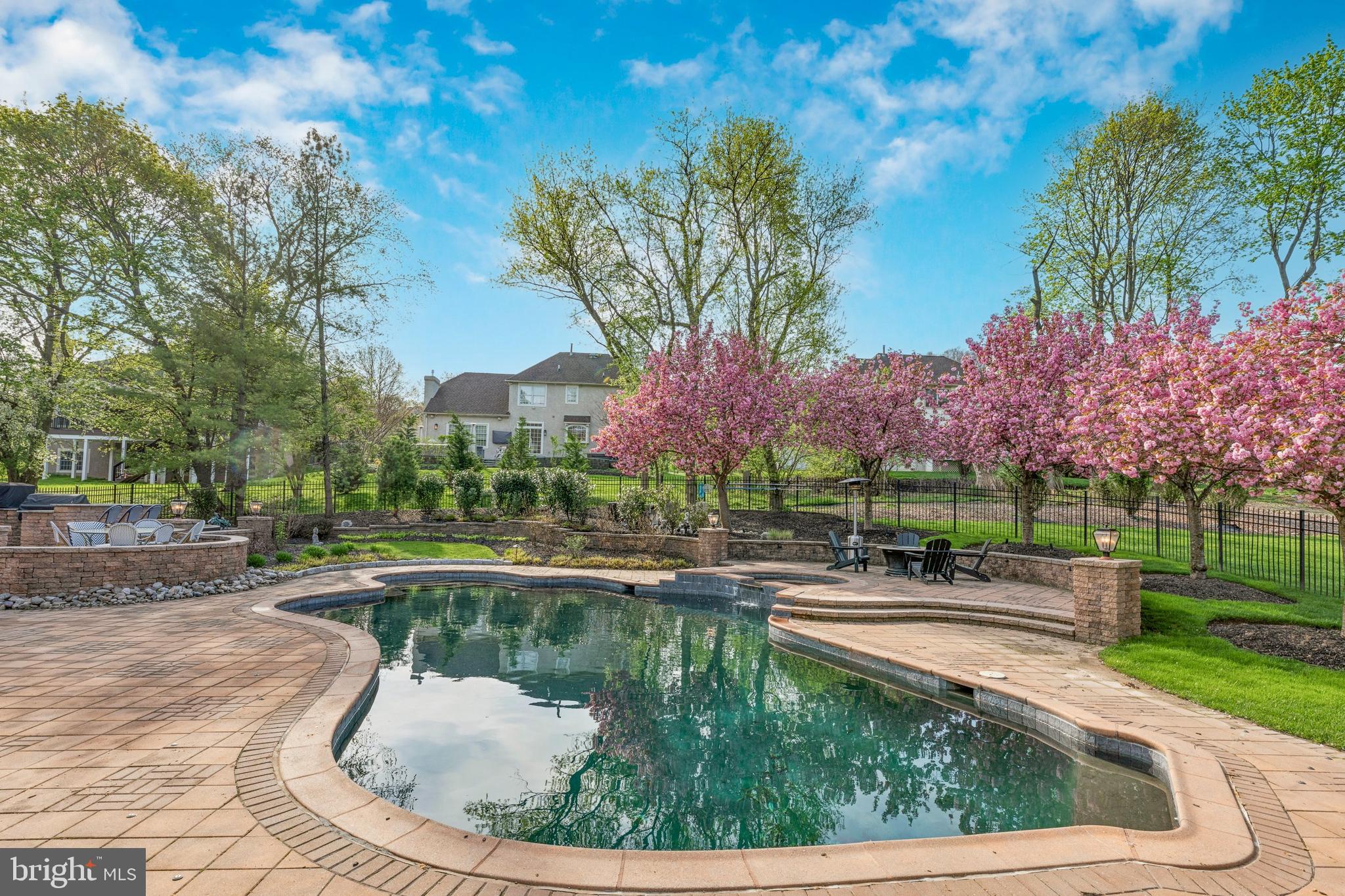 LAFAYETTE HILL - Residential