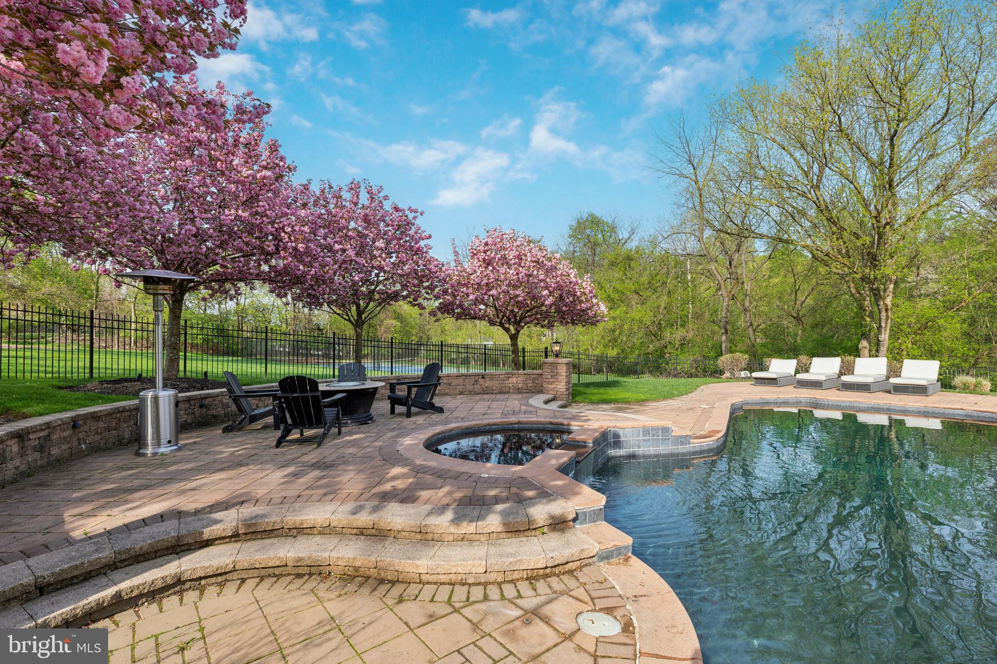 LAFAYETTE HILL - Residential