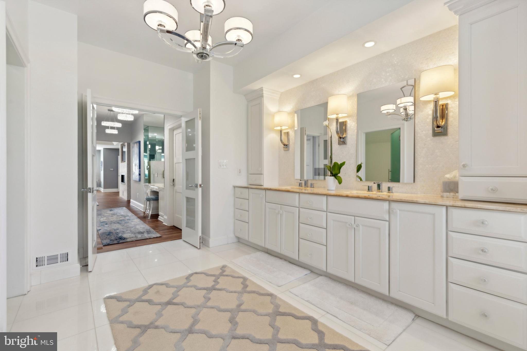 LAFAYETTE HILL - Residential