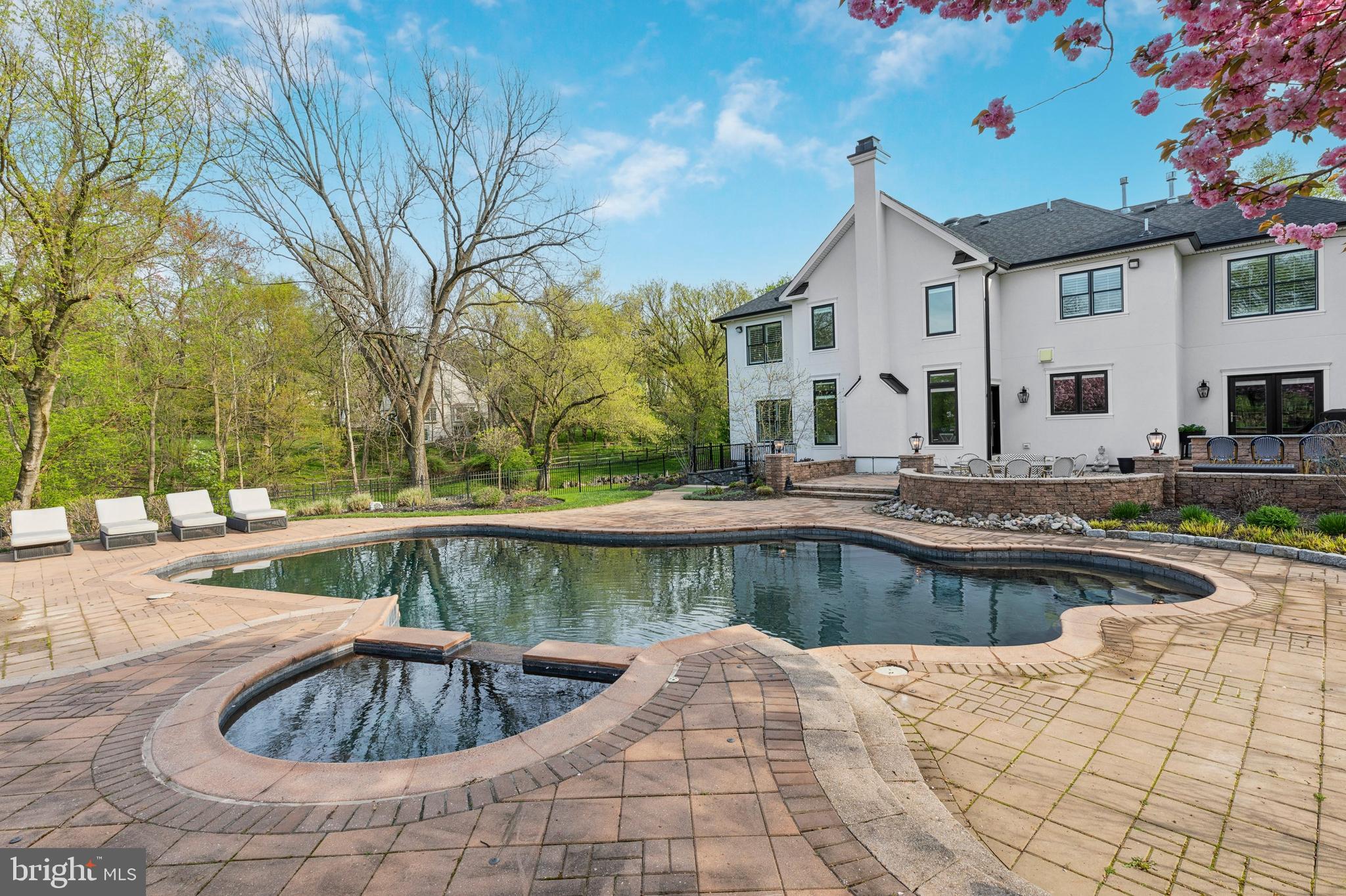 LAFAYETTE HILL - Residential