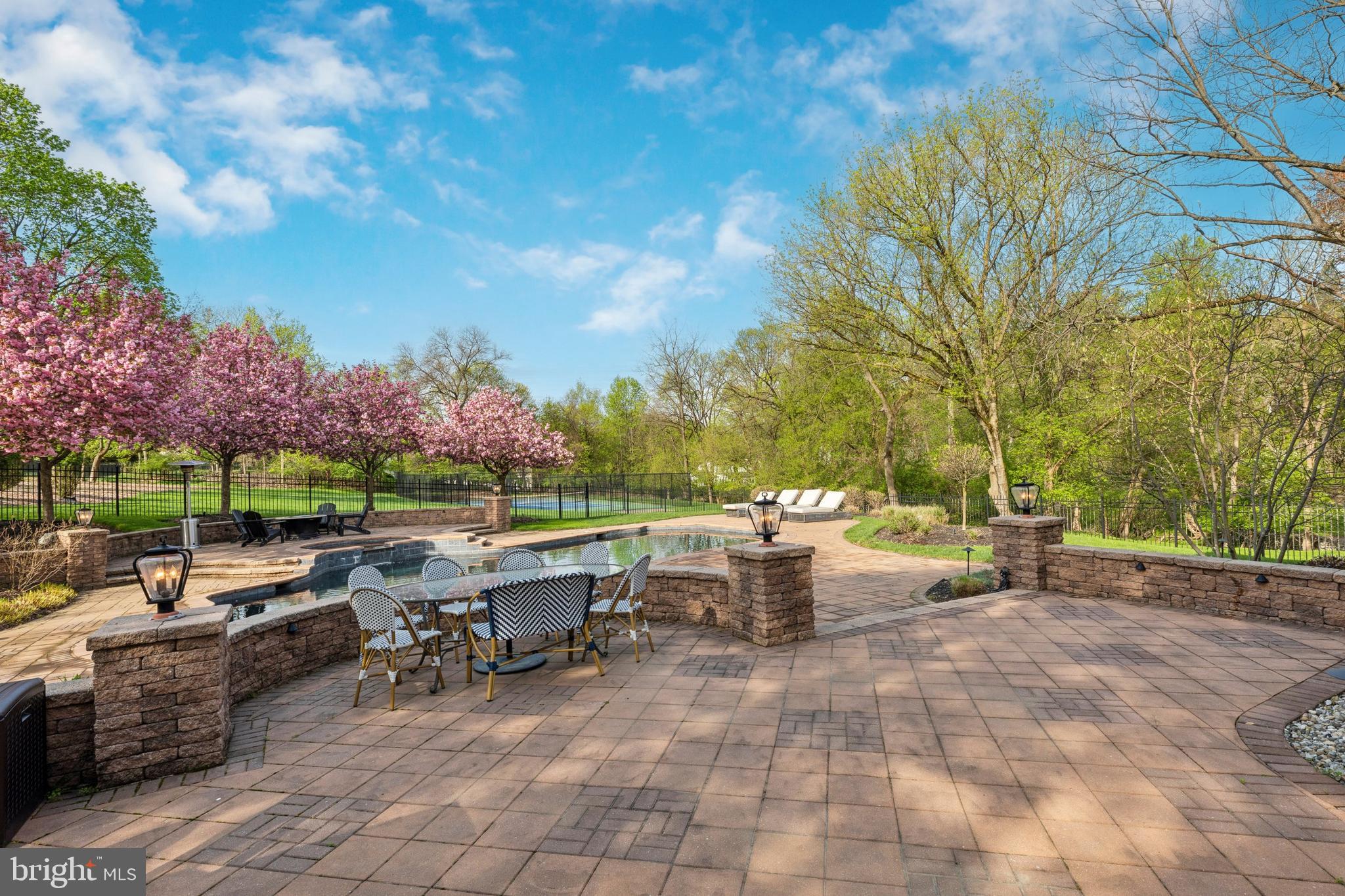 LAFAYETTE HILL - Residential