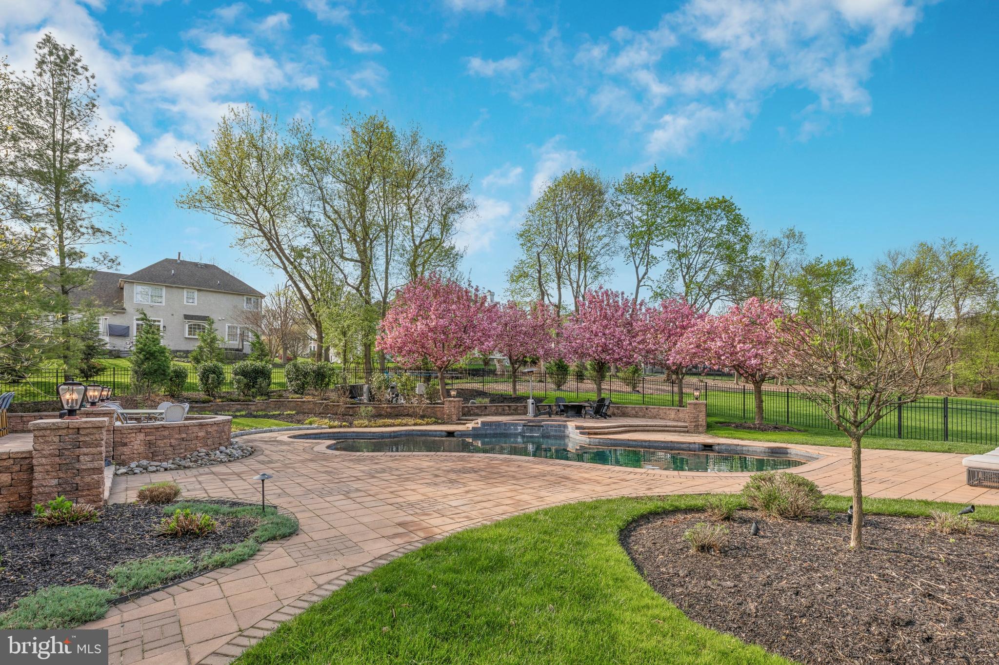 LAFAYETTE HILL - Residential