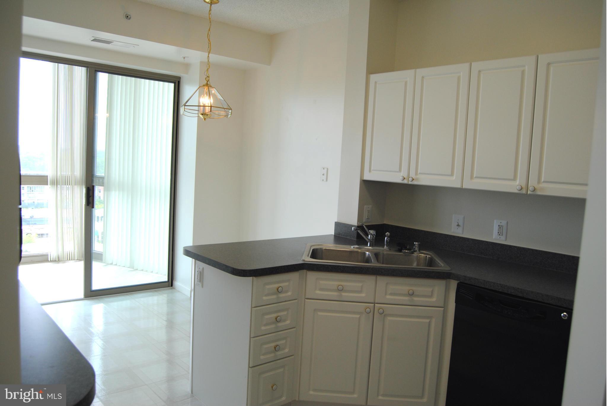 LANSDOWNE WOODS - Residential Lease