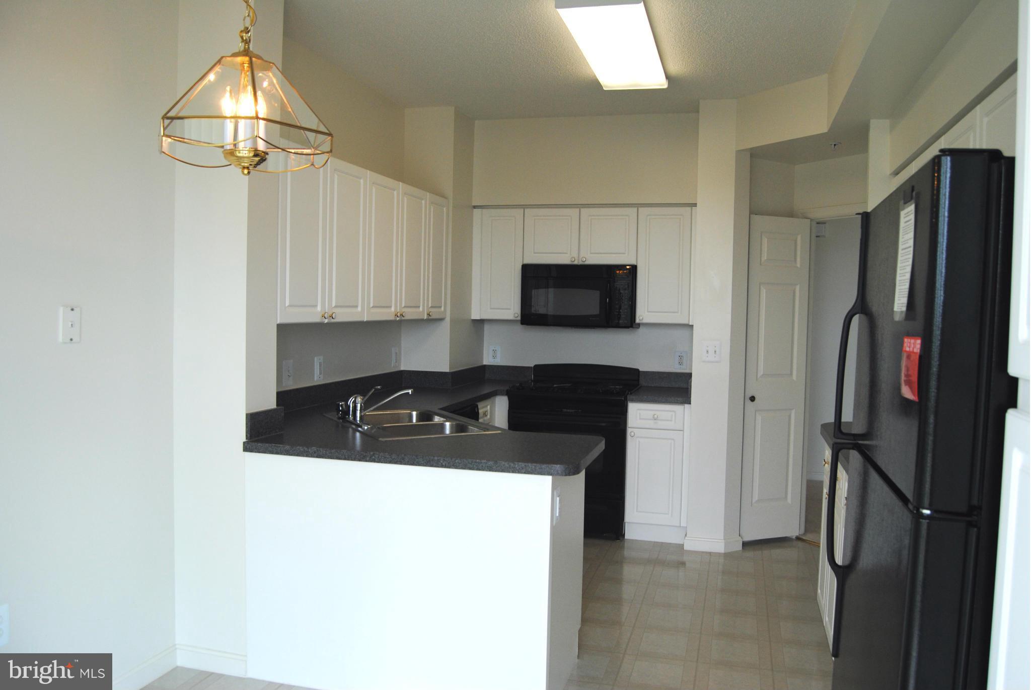 LANSDOWNE WOODS - Residential Lease