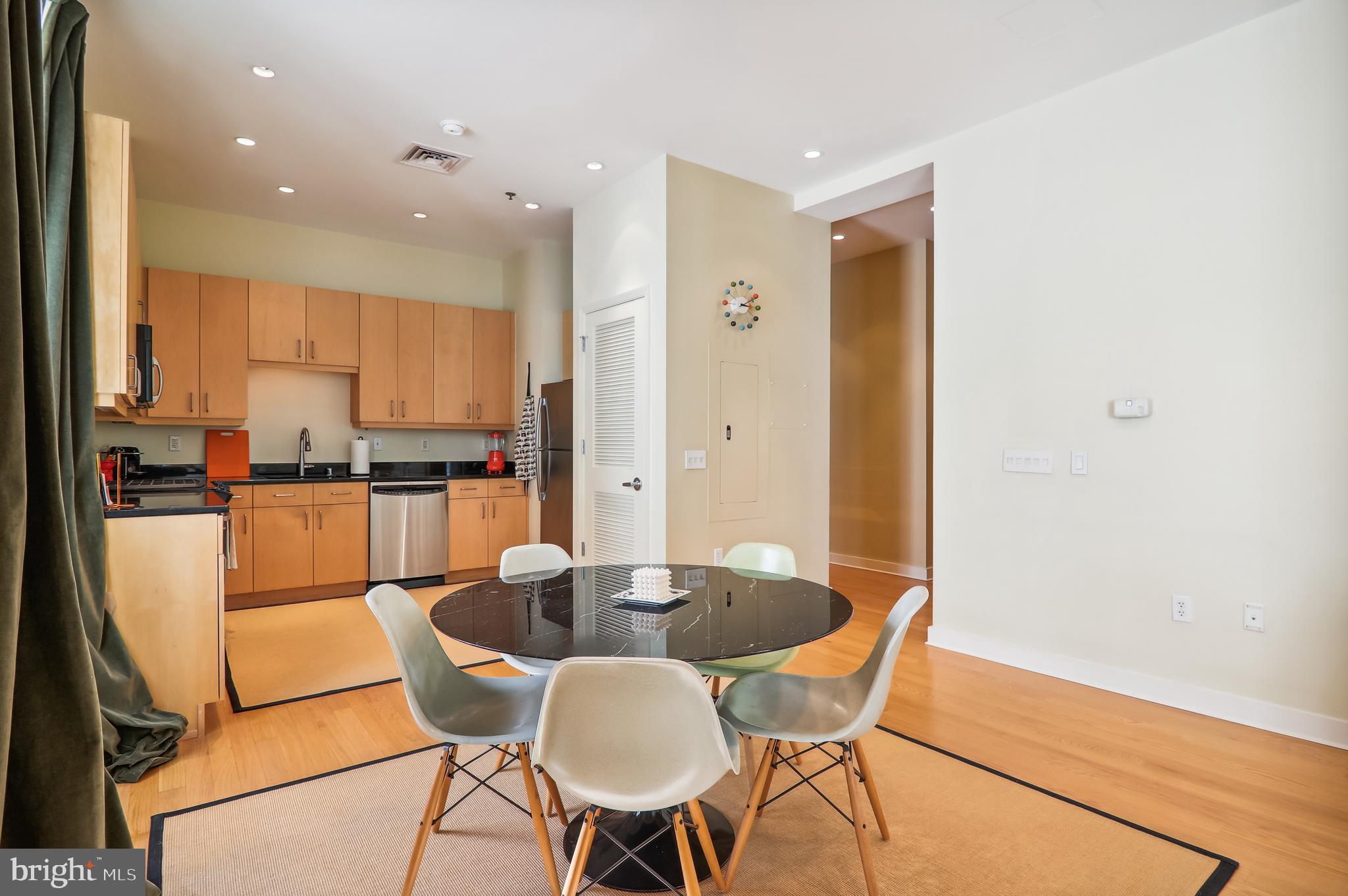675 E STREET NW 250