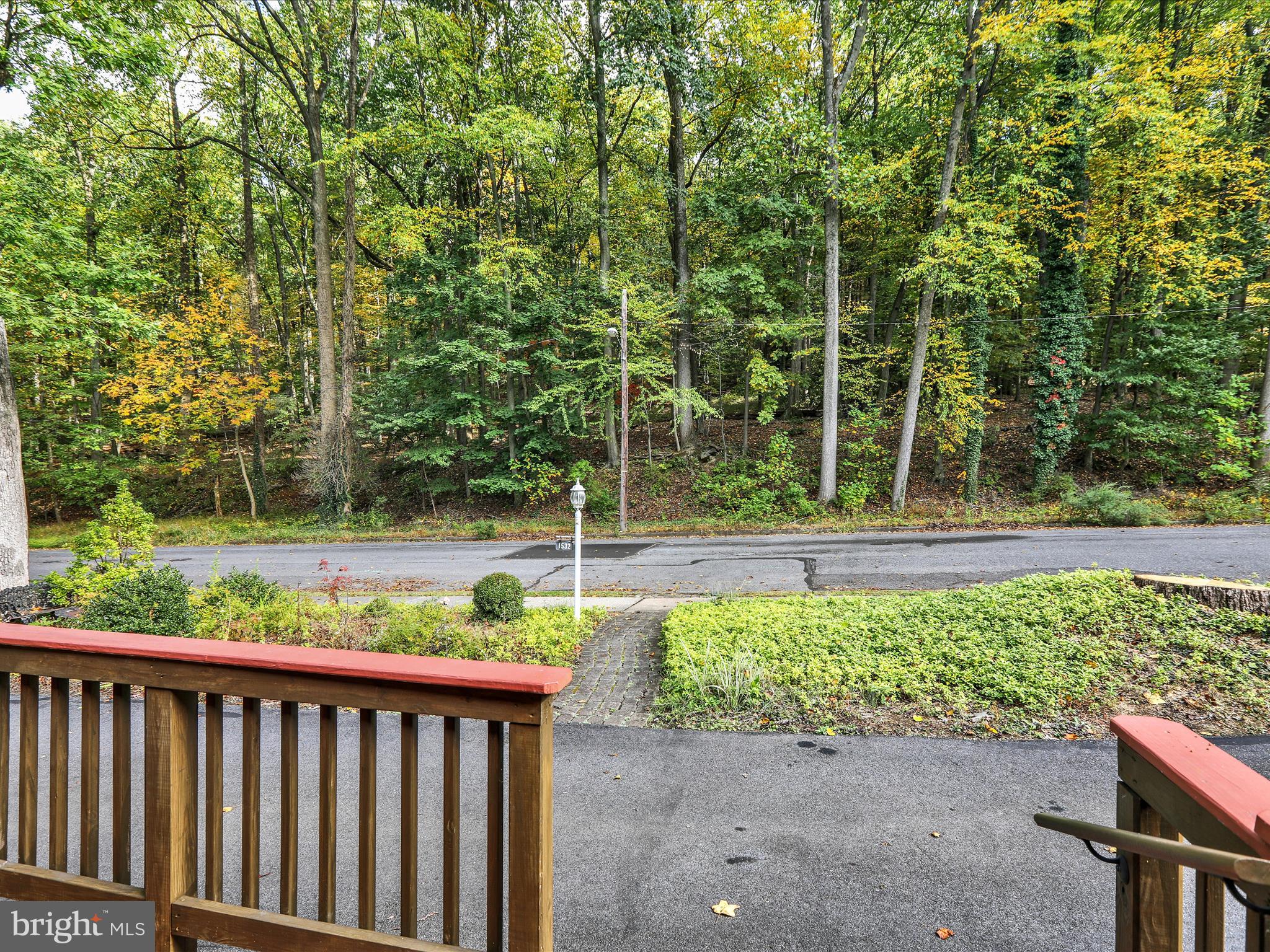 1532 OAK LANE