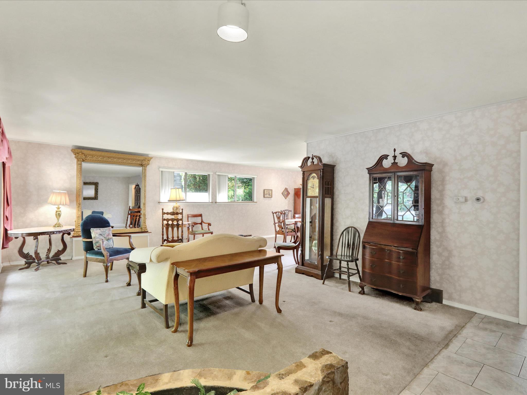 1532 OAK LANE