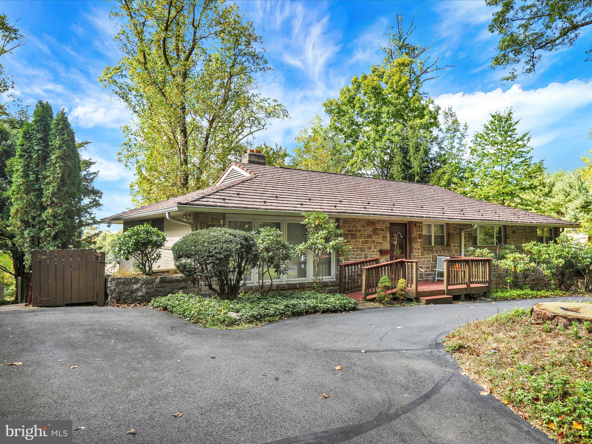 1532 OAK LANE