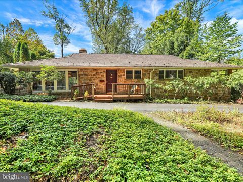 1532 OAK LANE READING PA 19604