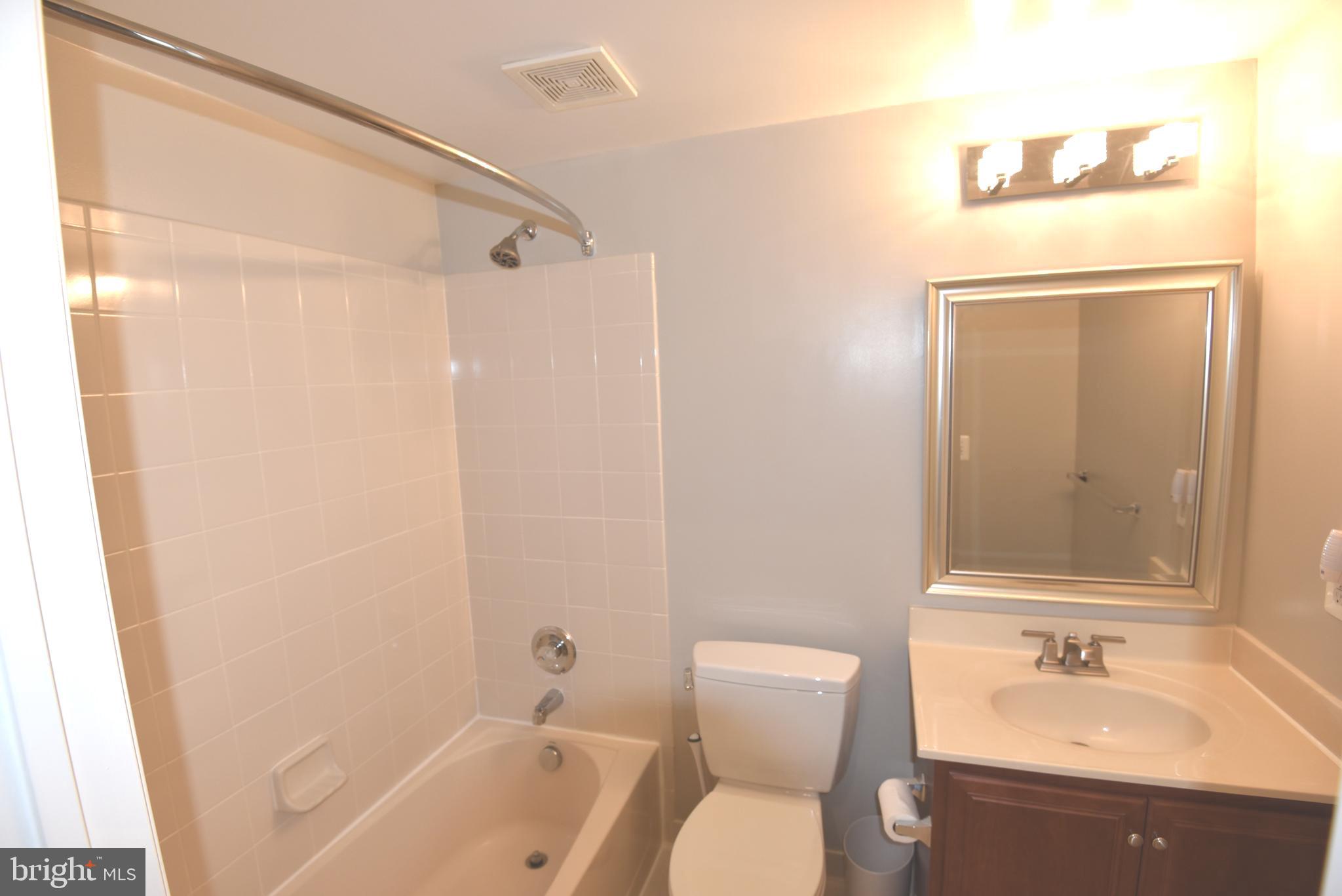 BELMONT COUNTRY CLUB - Residential Lease