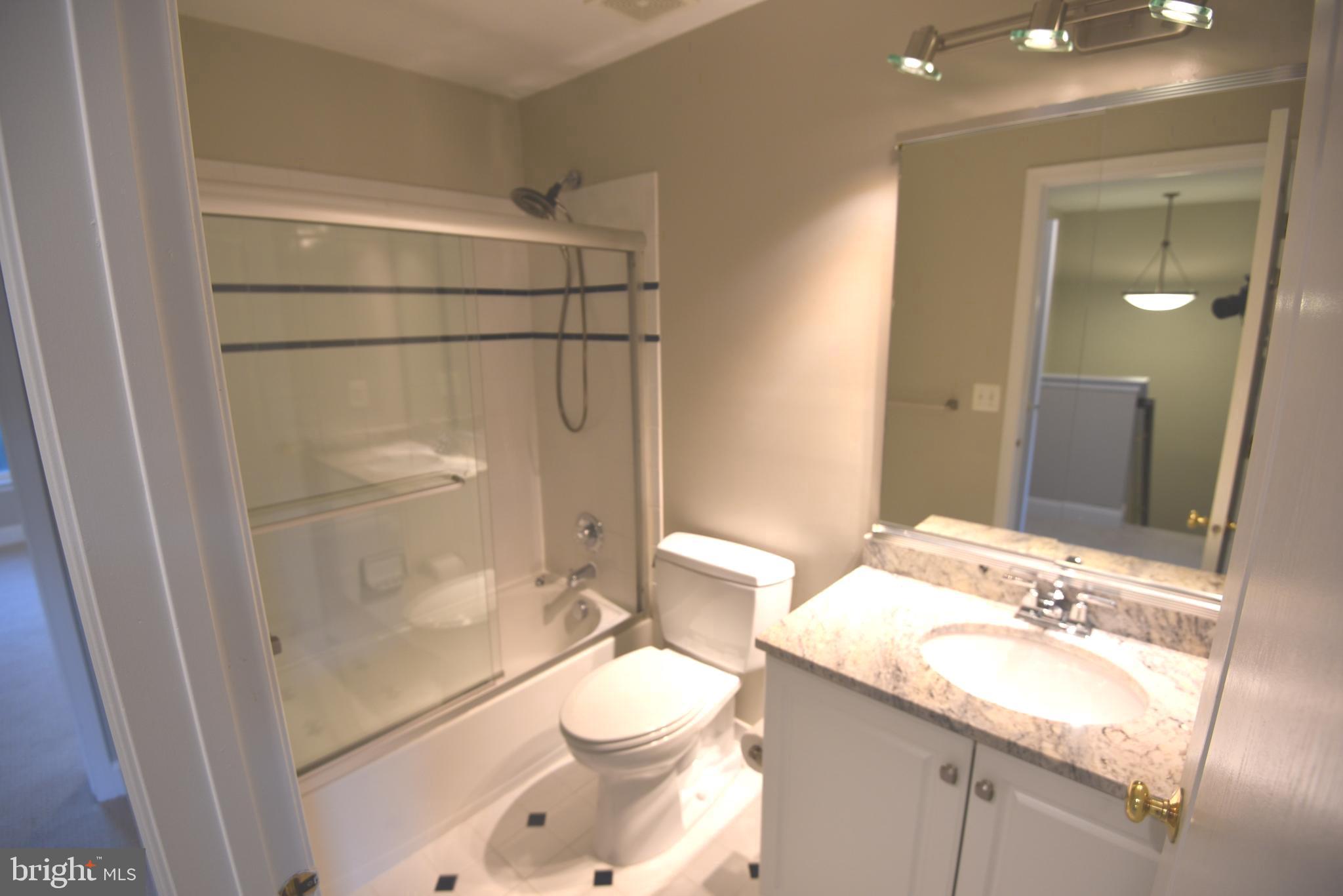 BELMONT COUNTRY CLUB - Residential Lease