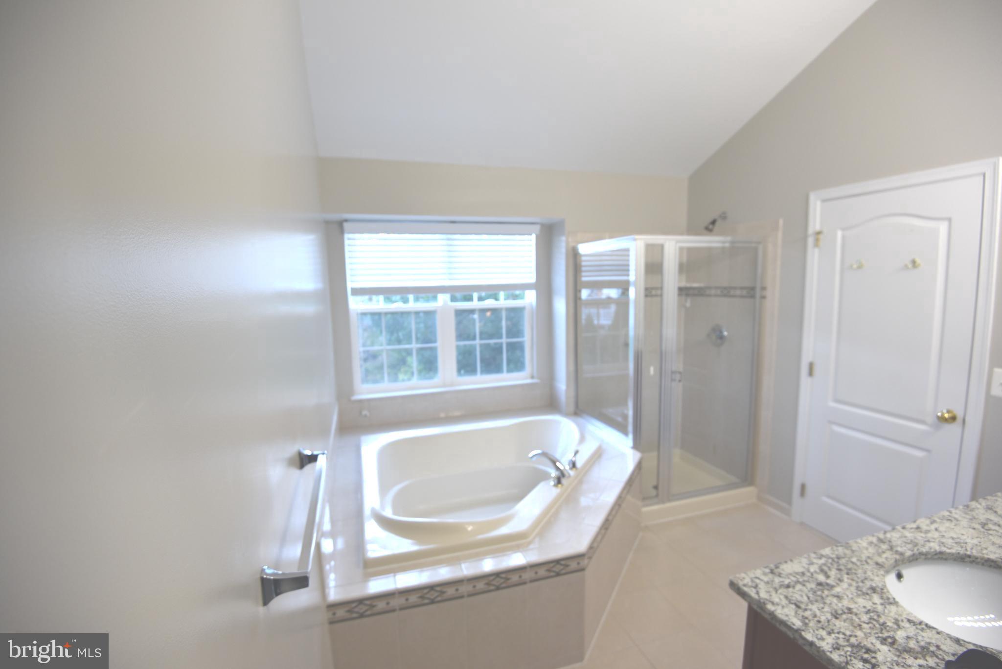 BELMONT COUNTRY CLUB - Residential Lease