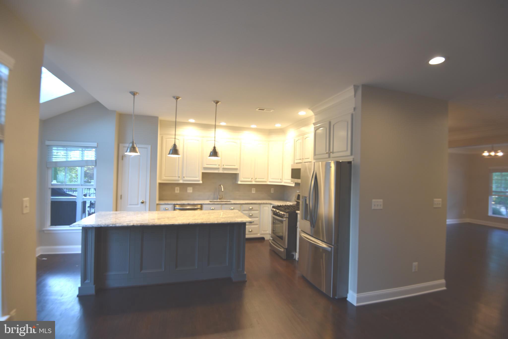 BELMONT COUNTRY CLUB - Residential Lease