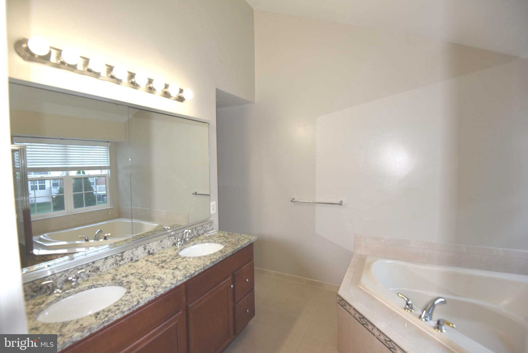 BELMONT COUNTRY CLUB - Residential Lease