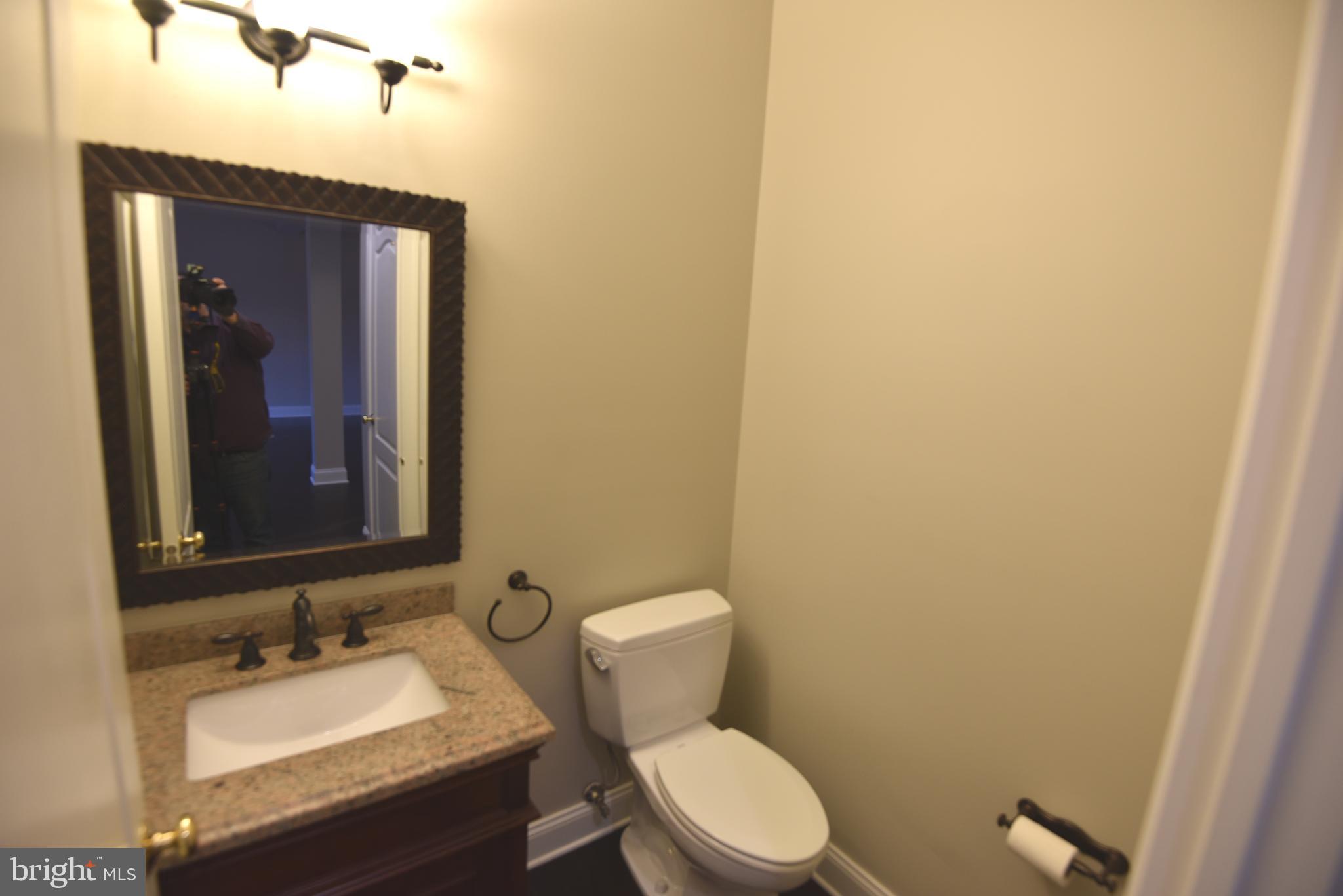 BELMONT COUNTRY CLUB - Residential Lease