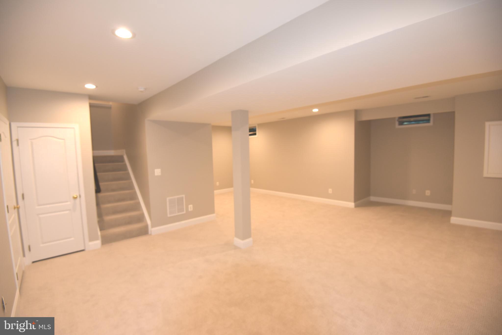 BELMONT COUNTRY CLUB - Residential Lease