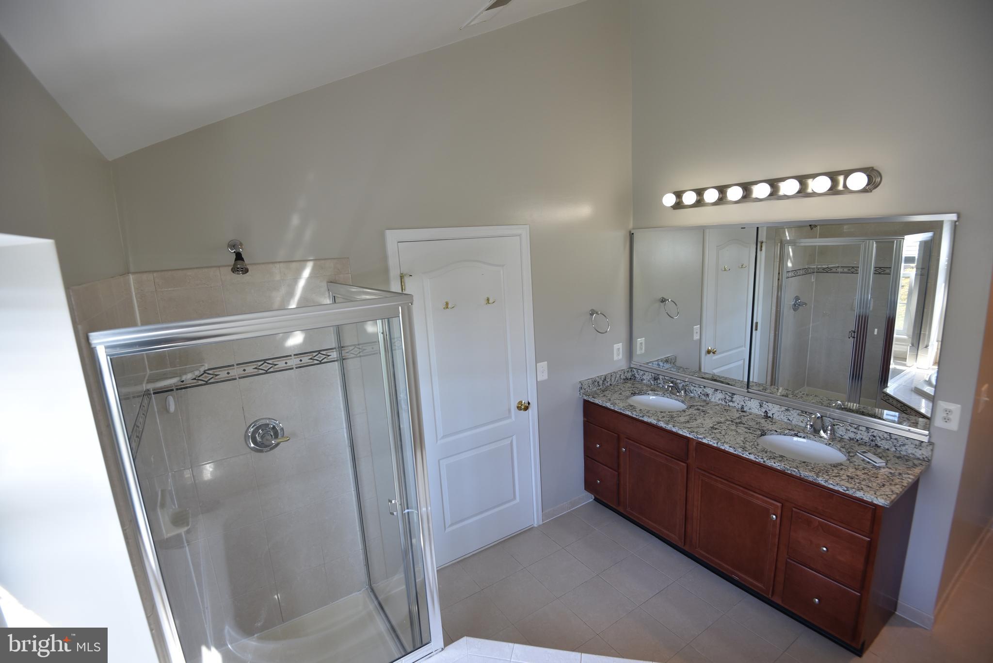 BELMONT COUNTRY CLUB - Residential Lease