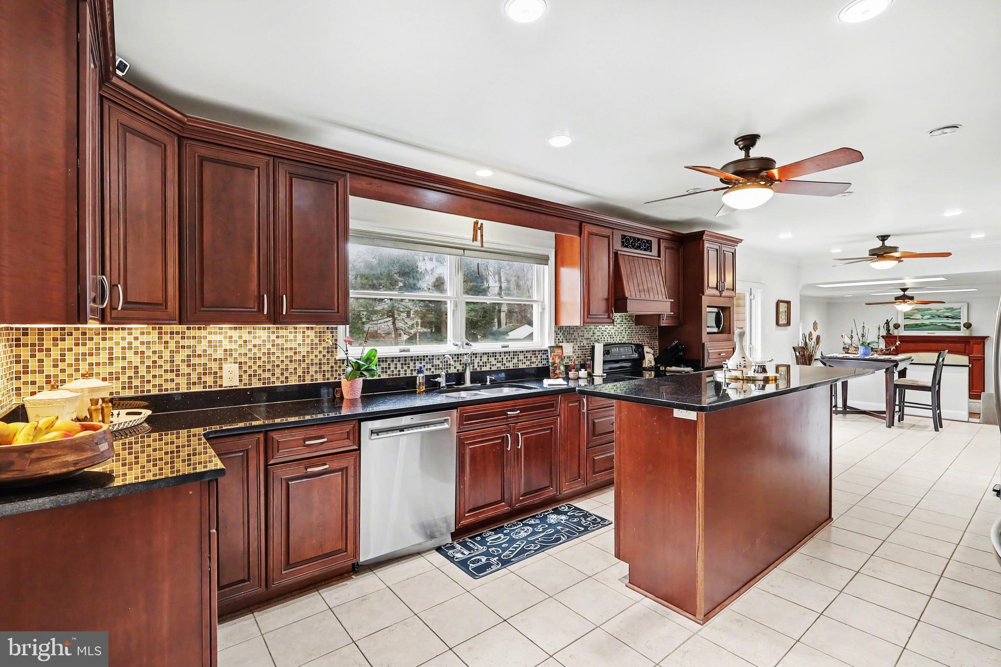 COLESVILLE OUTSIDE - Residential