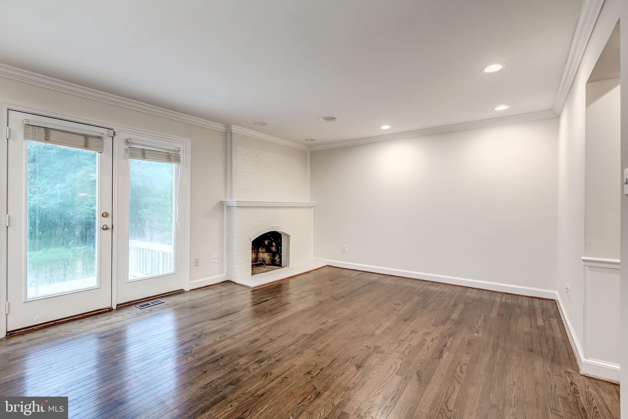 MADISON OF MCLEAN - Residential