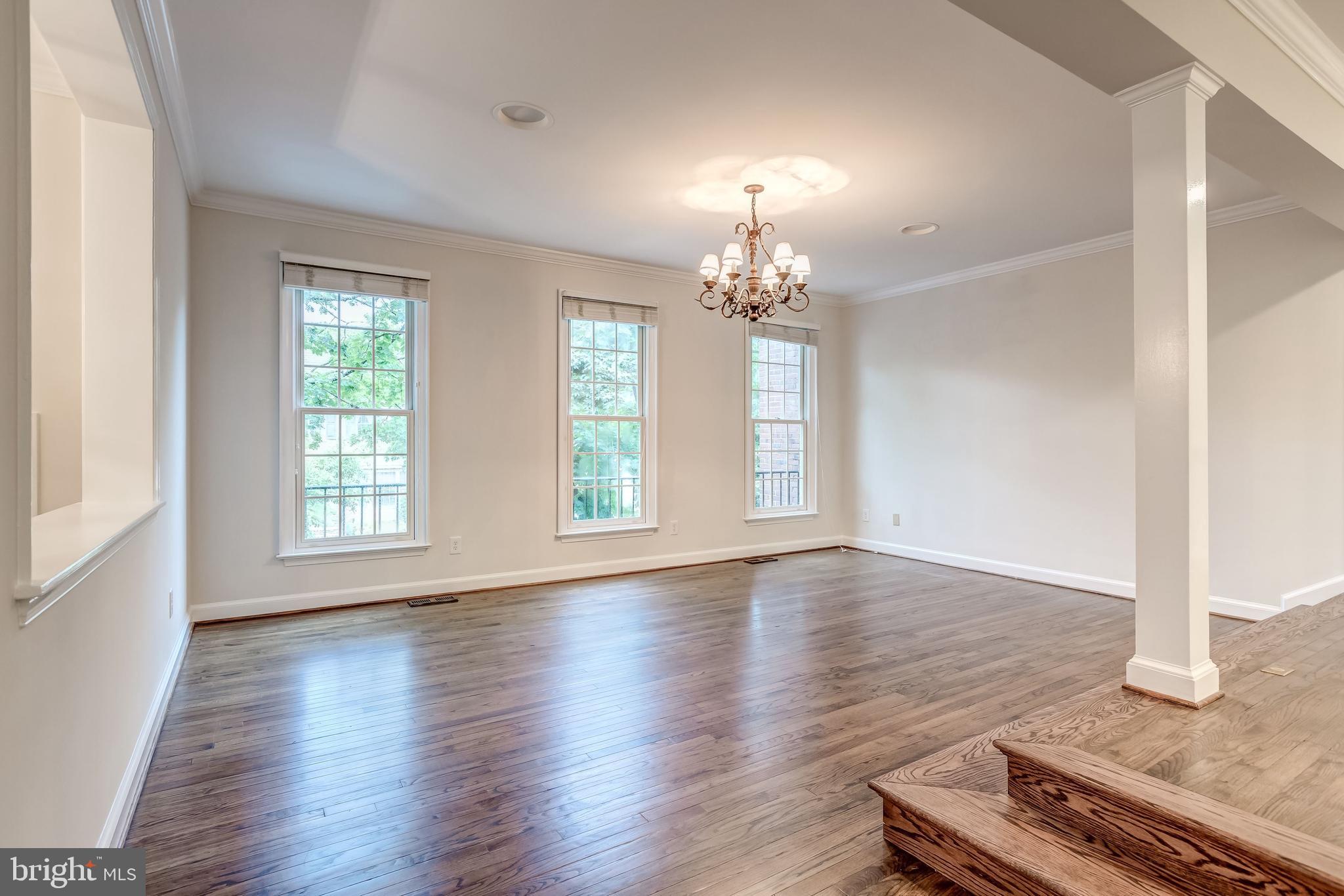 MADISON OF MCLEAN - Residential