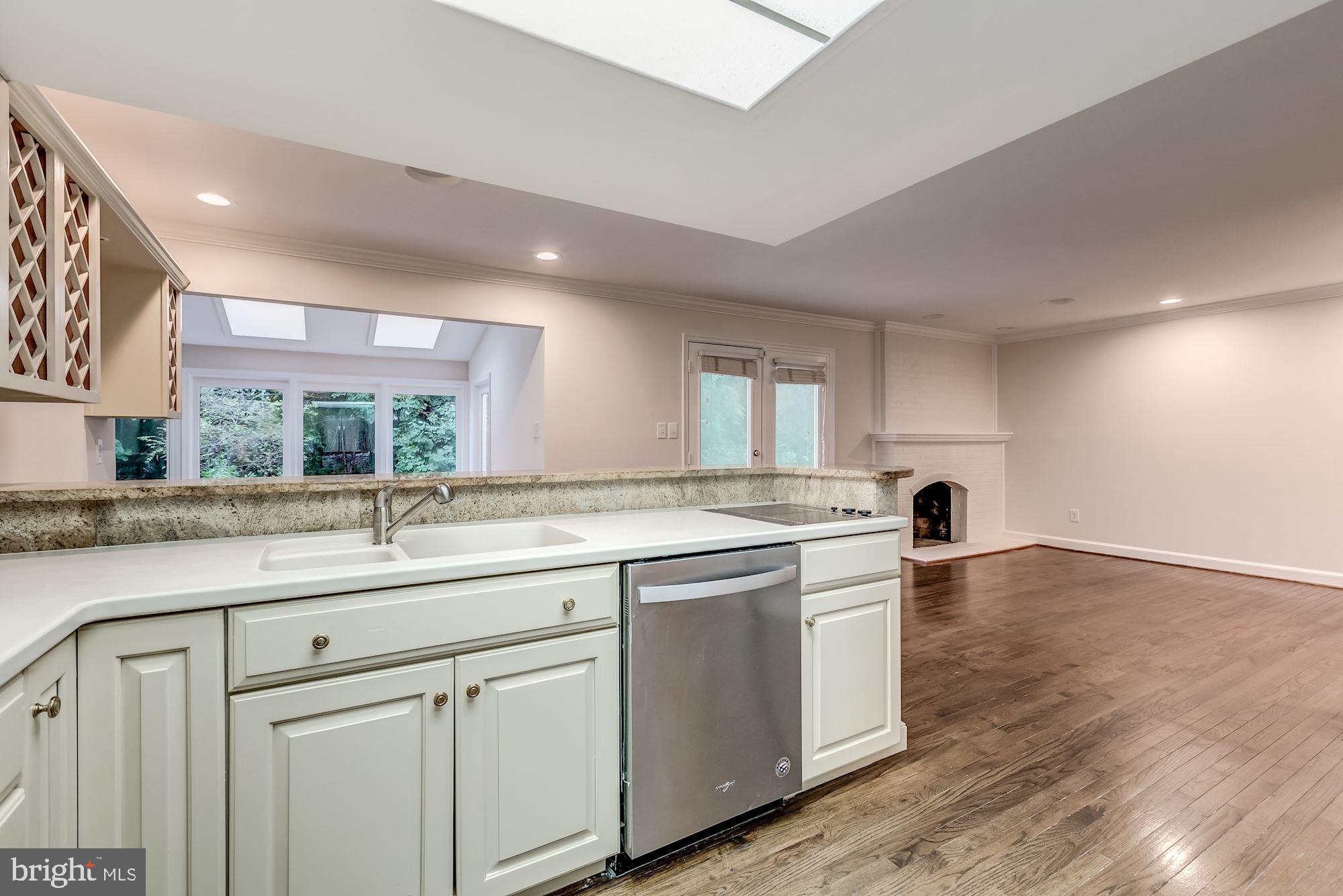 MADISON OF MCLEAN - Residential