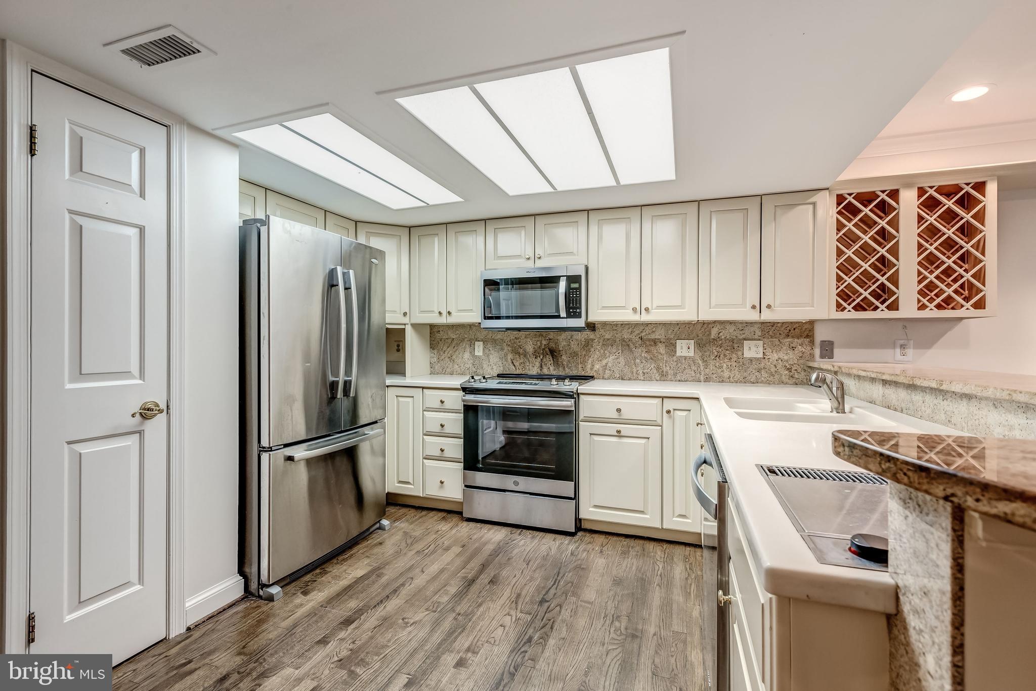 MADISON OF MCLEAN - Residential