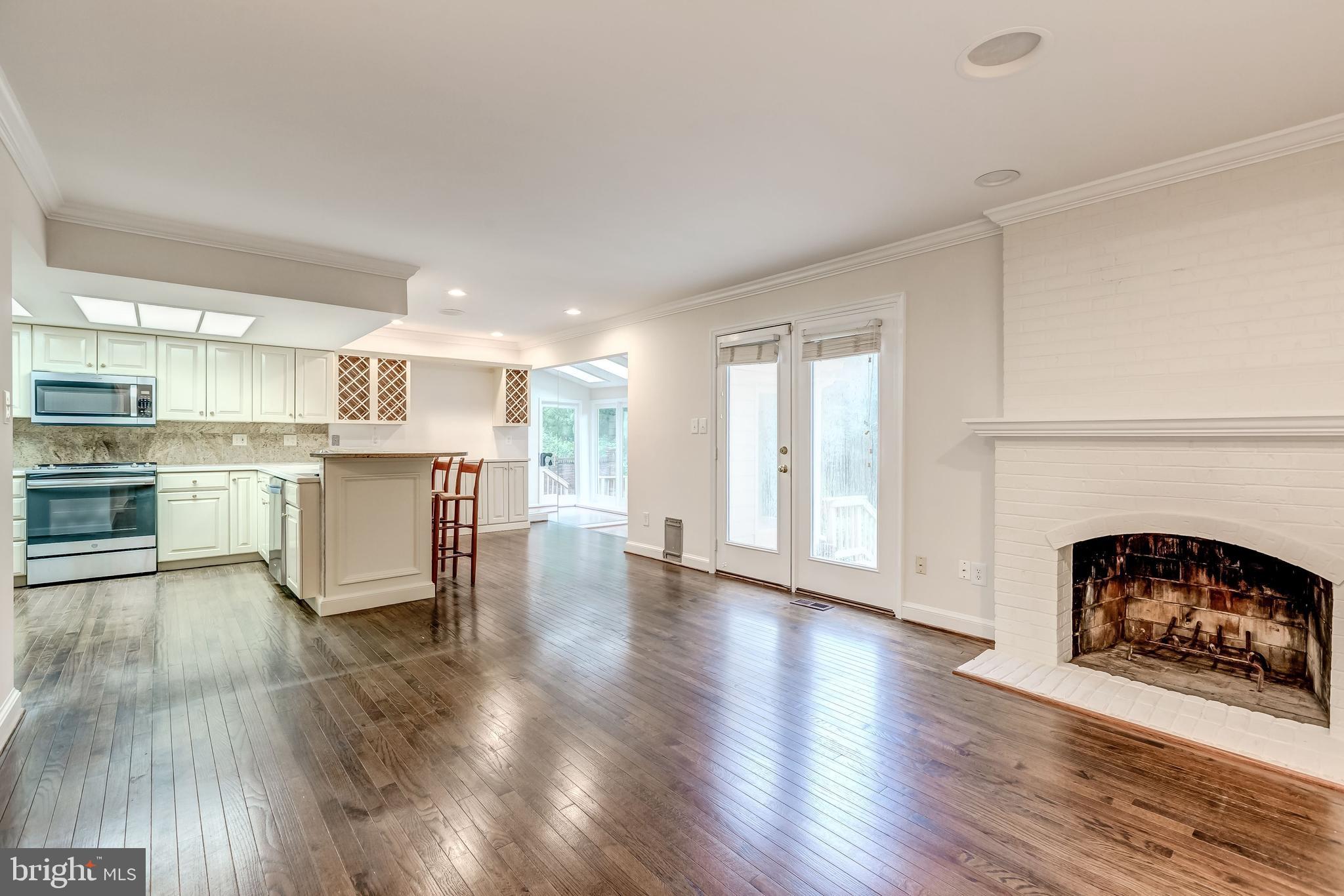 MADISON OF MCLEAN - Residential