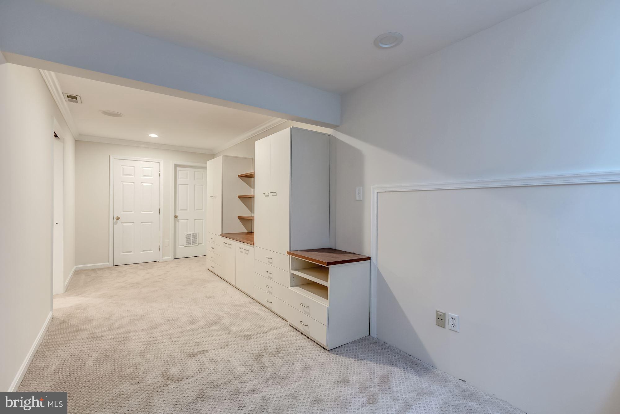 MADISON OF MCLEAN - Residential