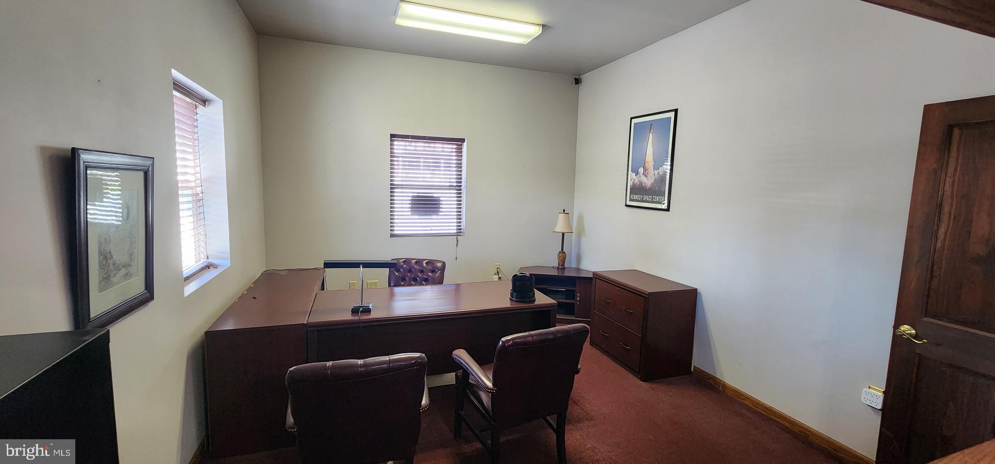 LAVELLE - Commercial Sale