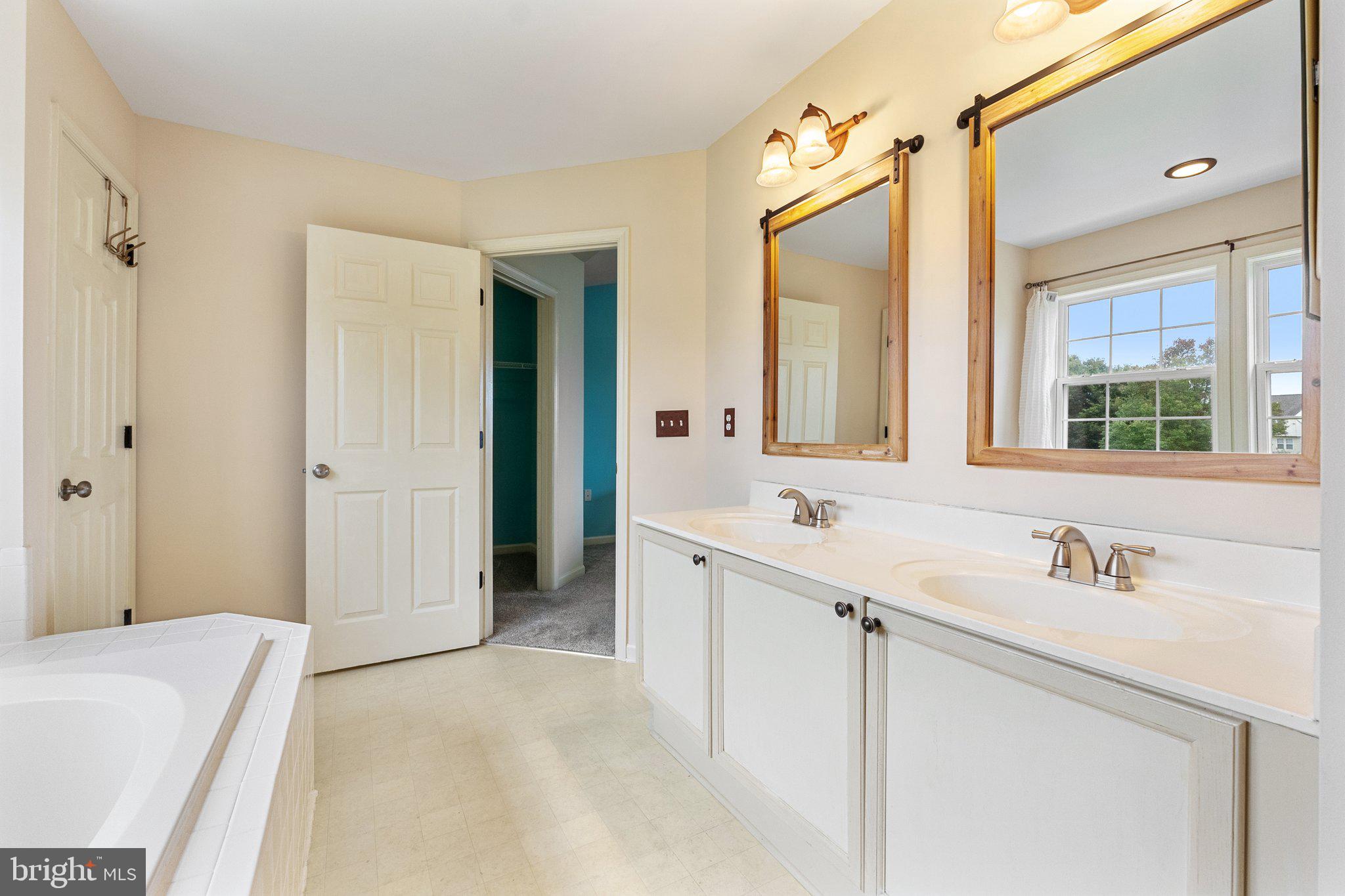 GAP VIEW VILLAGE - Residential