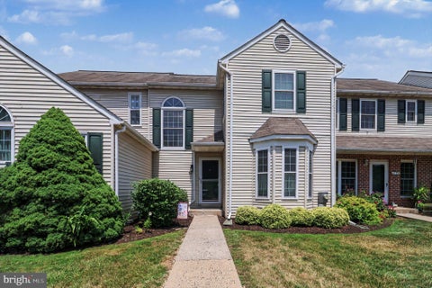 Townhouse For Sale - 16 Village Drive<br/> Montgomery County, SCHWENKSVILLE, PA 19473