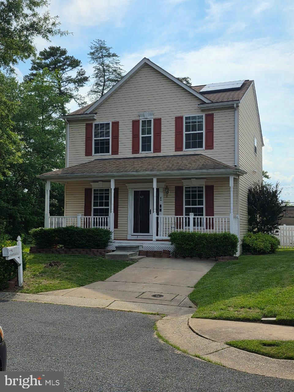 Wow! An updated newly painted detached single-family home of 3 big size made bedrooms with relatively large standard closet and 2.5 bathrooms, could be your new rented home. All renovations just completed today June 2nd, 2025 with updated photos! You will be welcomed with an open floor plan, nice Kitchen and family room with separate dining room as you enter. The house has a very large master bedroom suite that comes in with a walk-in closet. ALL BRAND NEW EQUIPMENT to include your own Laundry machines!.
There is solar panel paying for by the owner to reduce the cost of the Utility.
The new TENANTS will enjoy a drive way that accommodates more parking with already available two designated and reserved parking spaces at the corner, closest to the property.