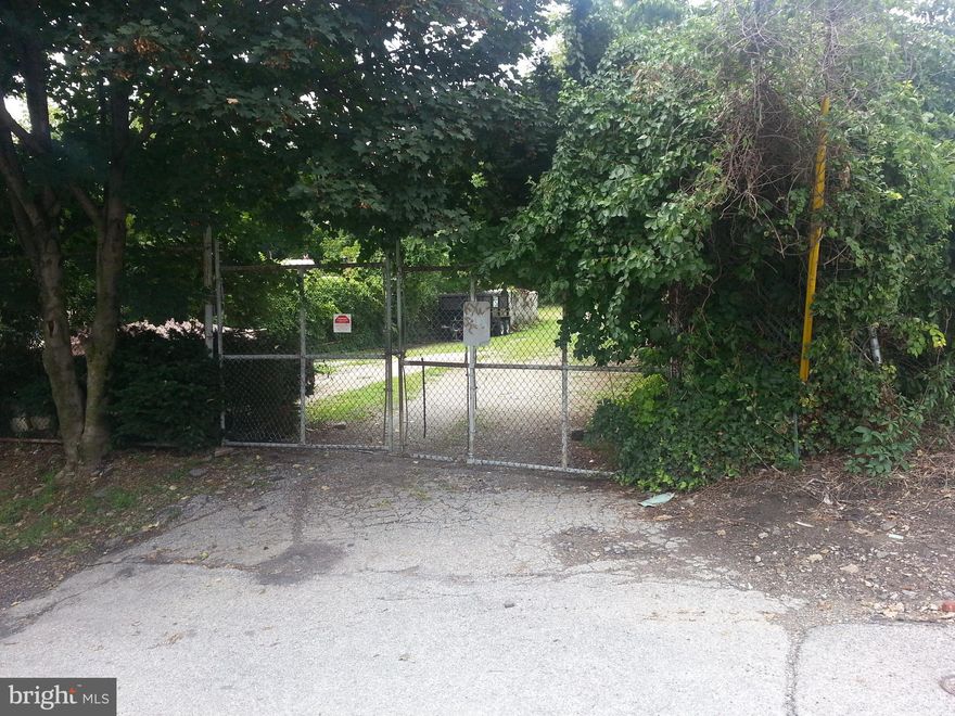 "Spacious Property Available in Prime Manayunk, Philadelphia
Ideal for builders, developers, or investors, this expansive lot is located in the highly sought-after area of Manayunk, Philadelphia. Perfect for constructing condos or townhomes, this location boasts a vibrant market with swift access to central Philadelphia — less than 18 minutes by train. The local station is just a short walk away. Seize the opportunity to design your next project in this booming neighborhood."