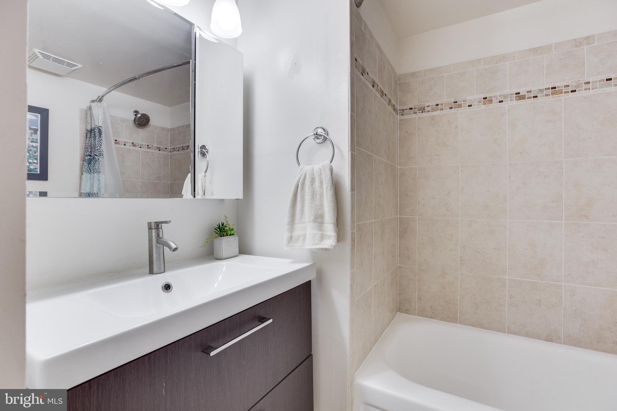 SENTINEL OF LANDMARK - Residential