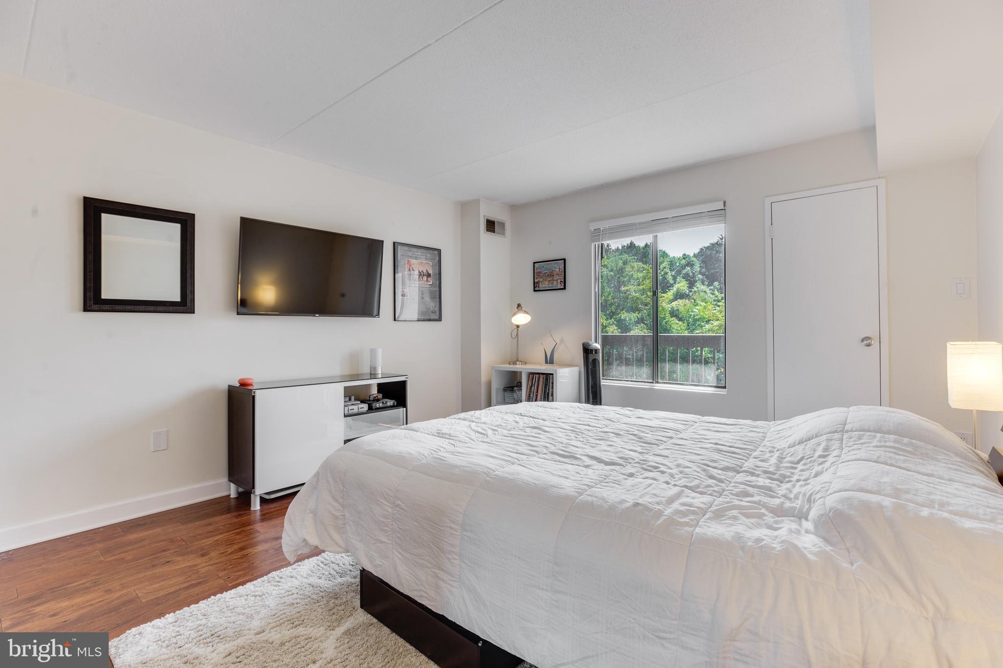 SENTINEL OF LANDMARK - Residential