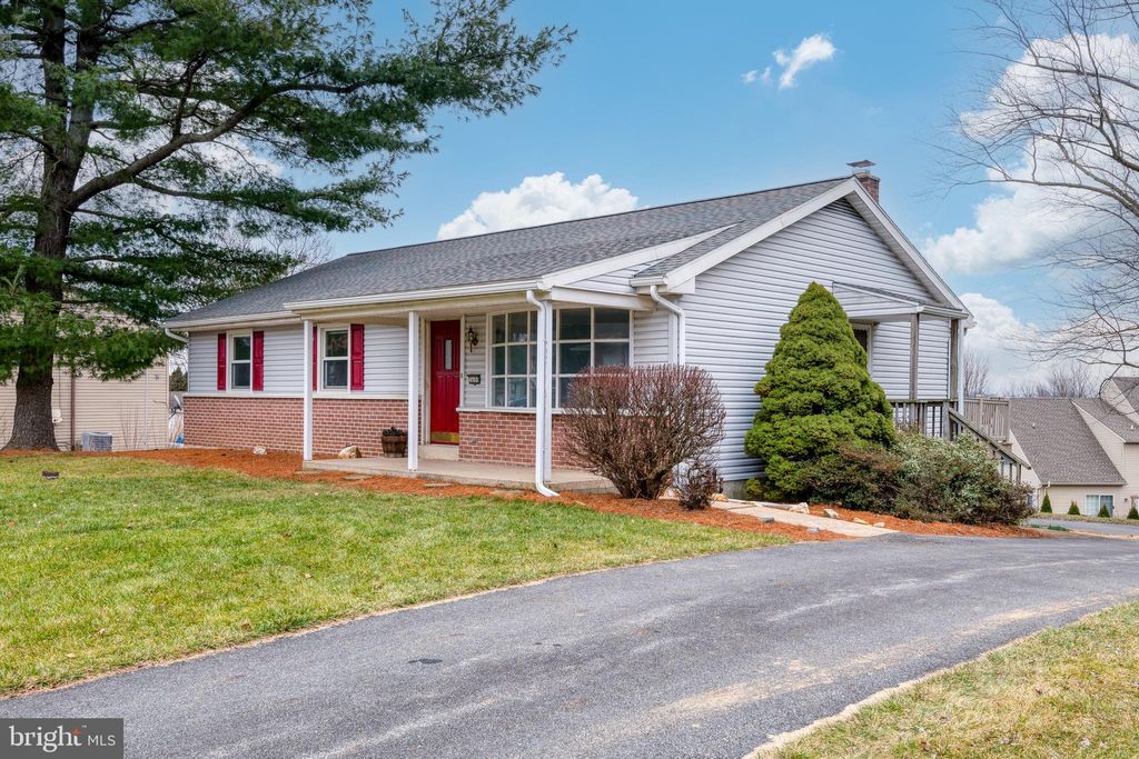 Photo of 3680 Keen Avenue, Columbia, PA 17512 (MLS # PALA2046866)