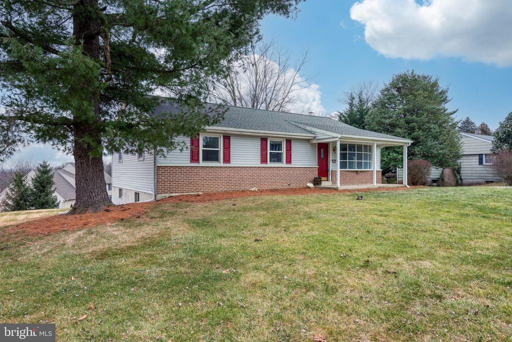 Photo of 3680 Keen Avenue, Columbia, PA 17512 (MLS # PALA2046866)