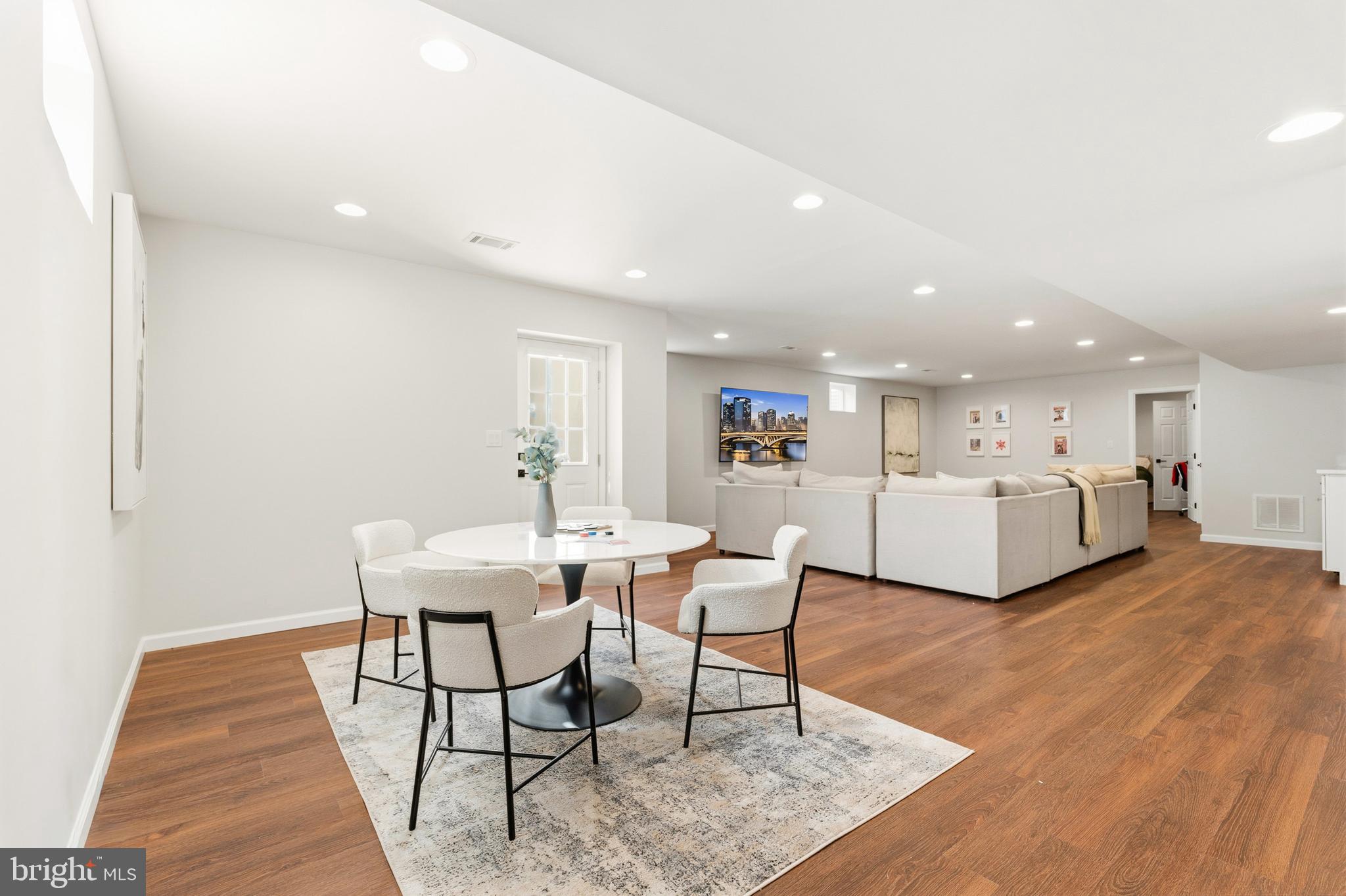 DARNESTOWN OUTSIDE - Residential