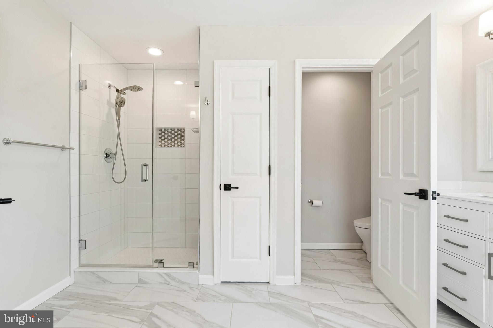 DARNESTOWN OUTSIDE - Residential