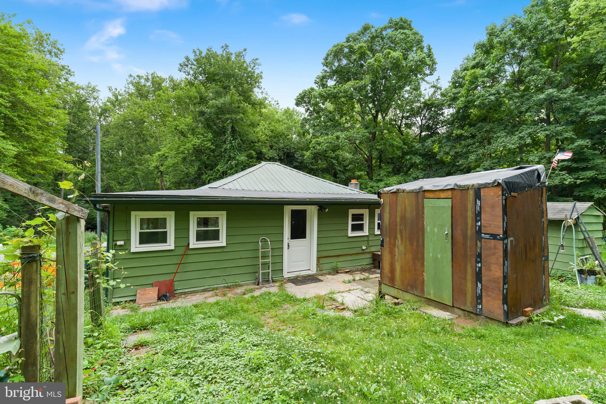 200 CREEKSIDE DRIVE