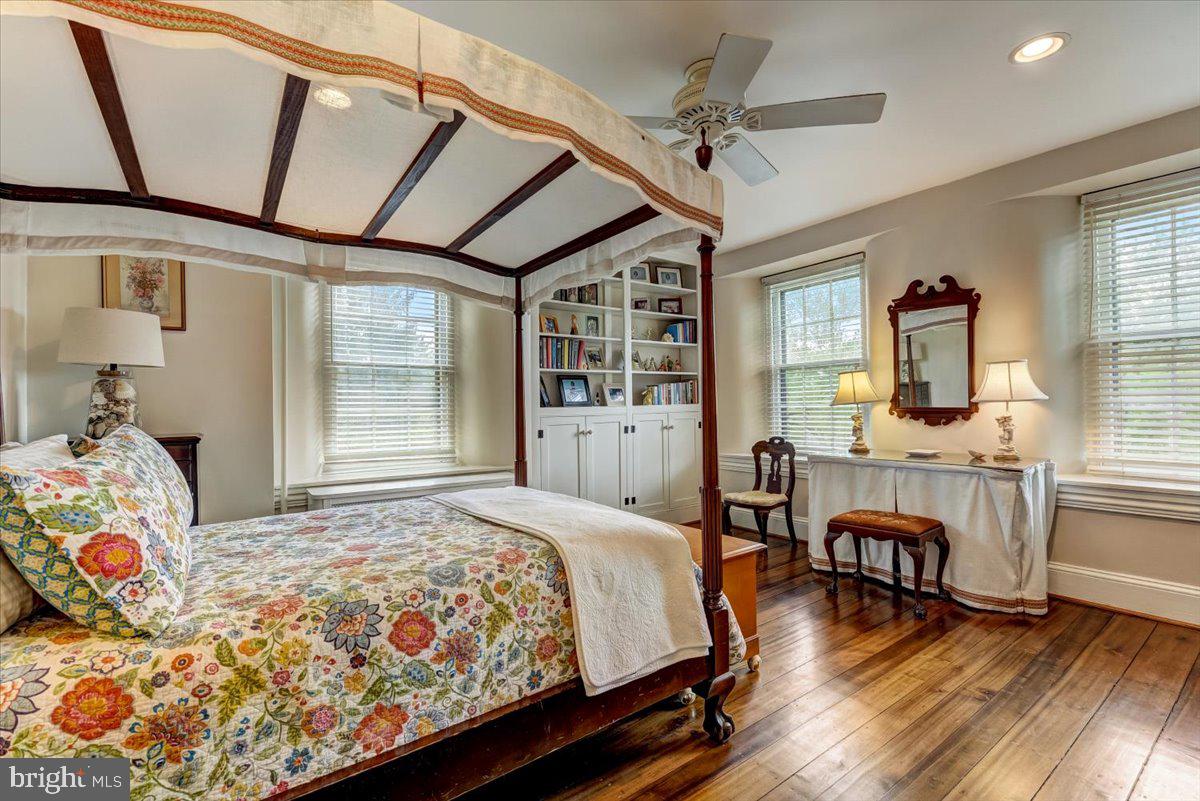 PIN OAK FARMS - Residential