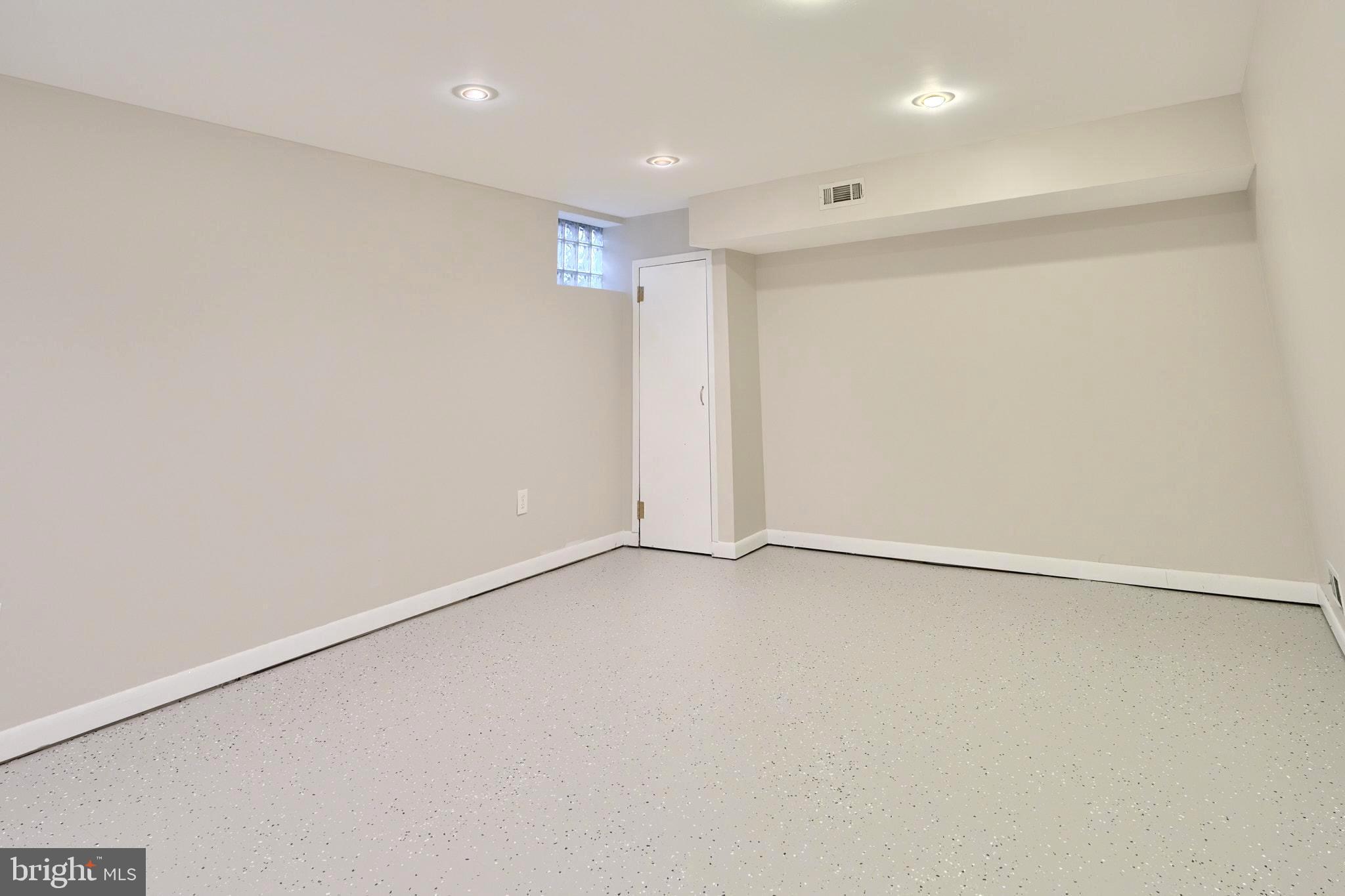 EASTCREST - Residential