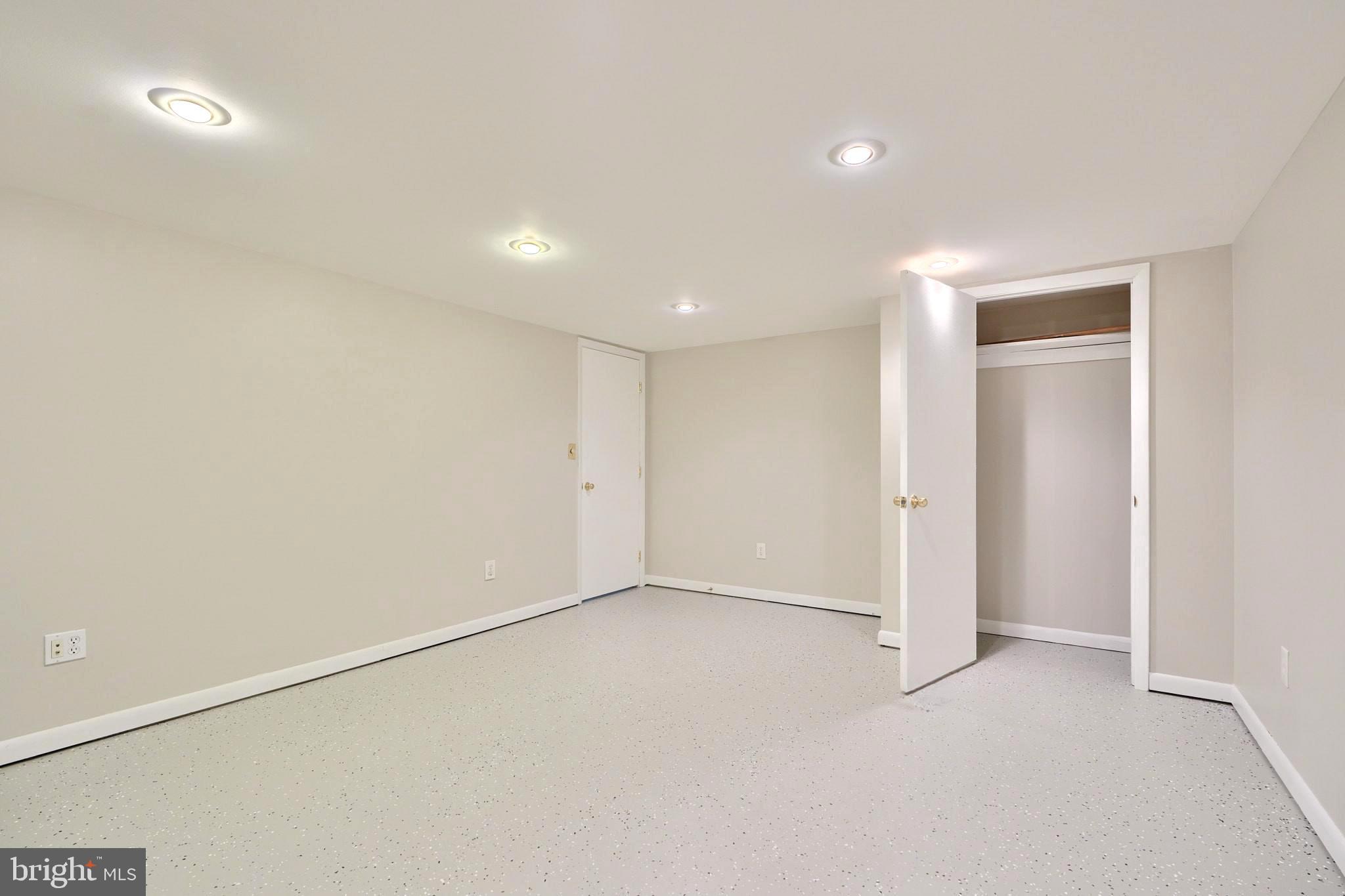 EASTCREST - Residential