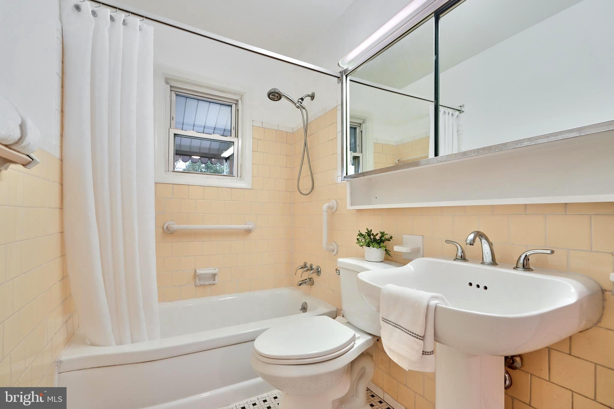 EASTCREST - Residential