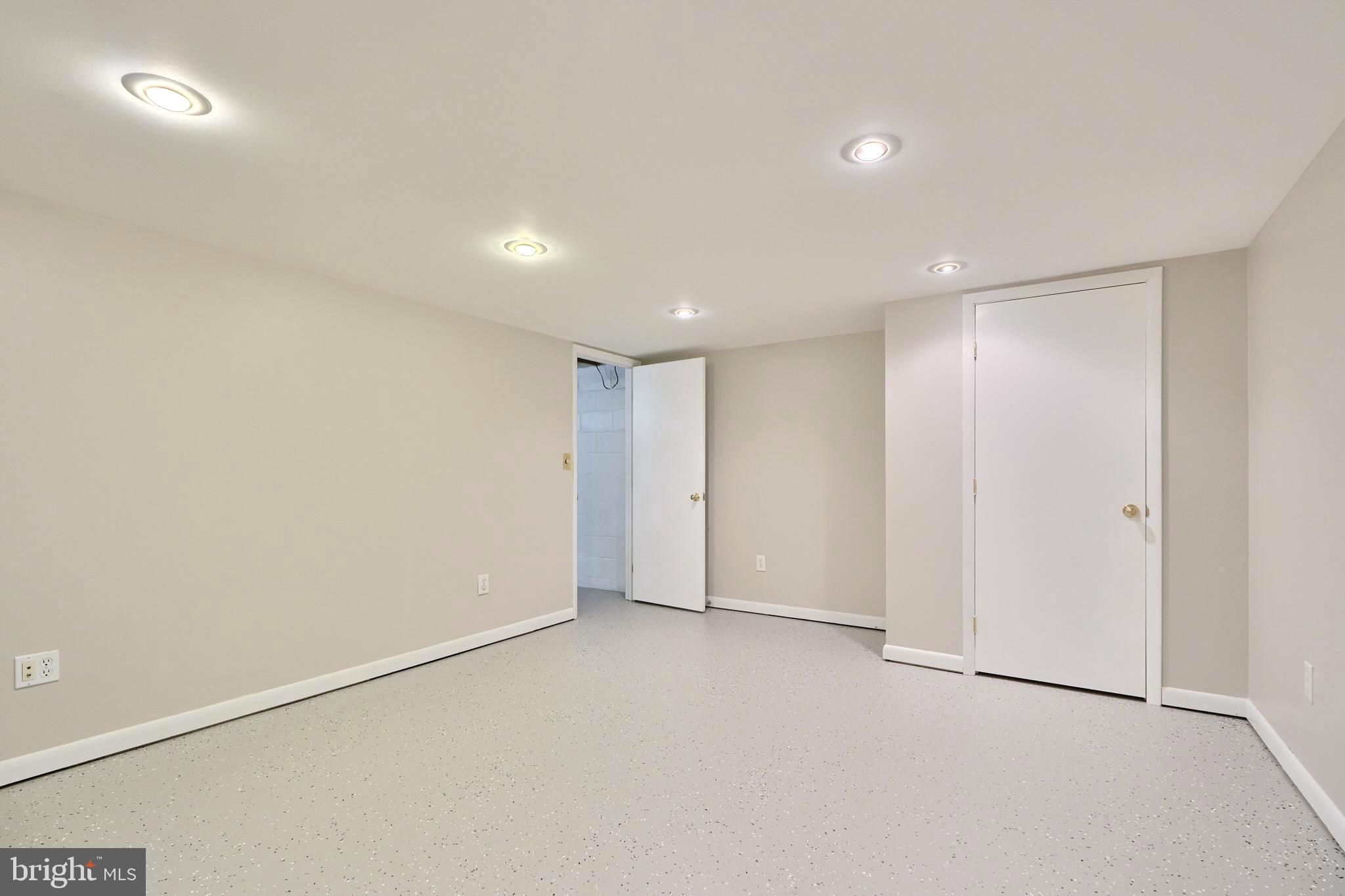 EASTCREST - Residential