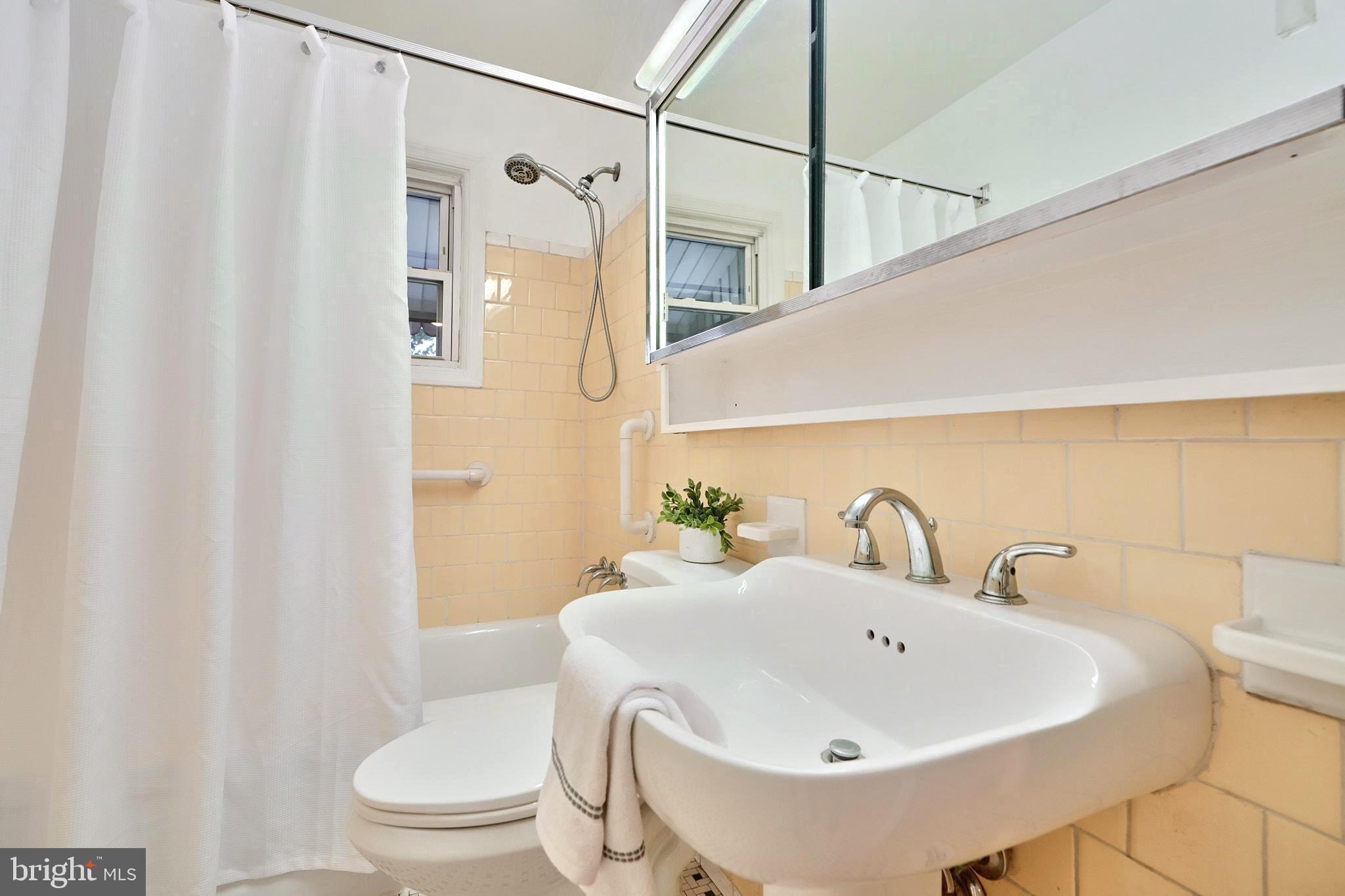 EASTCREST - Residential