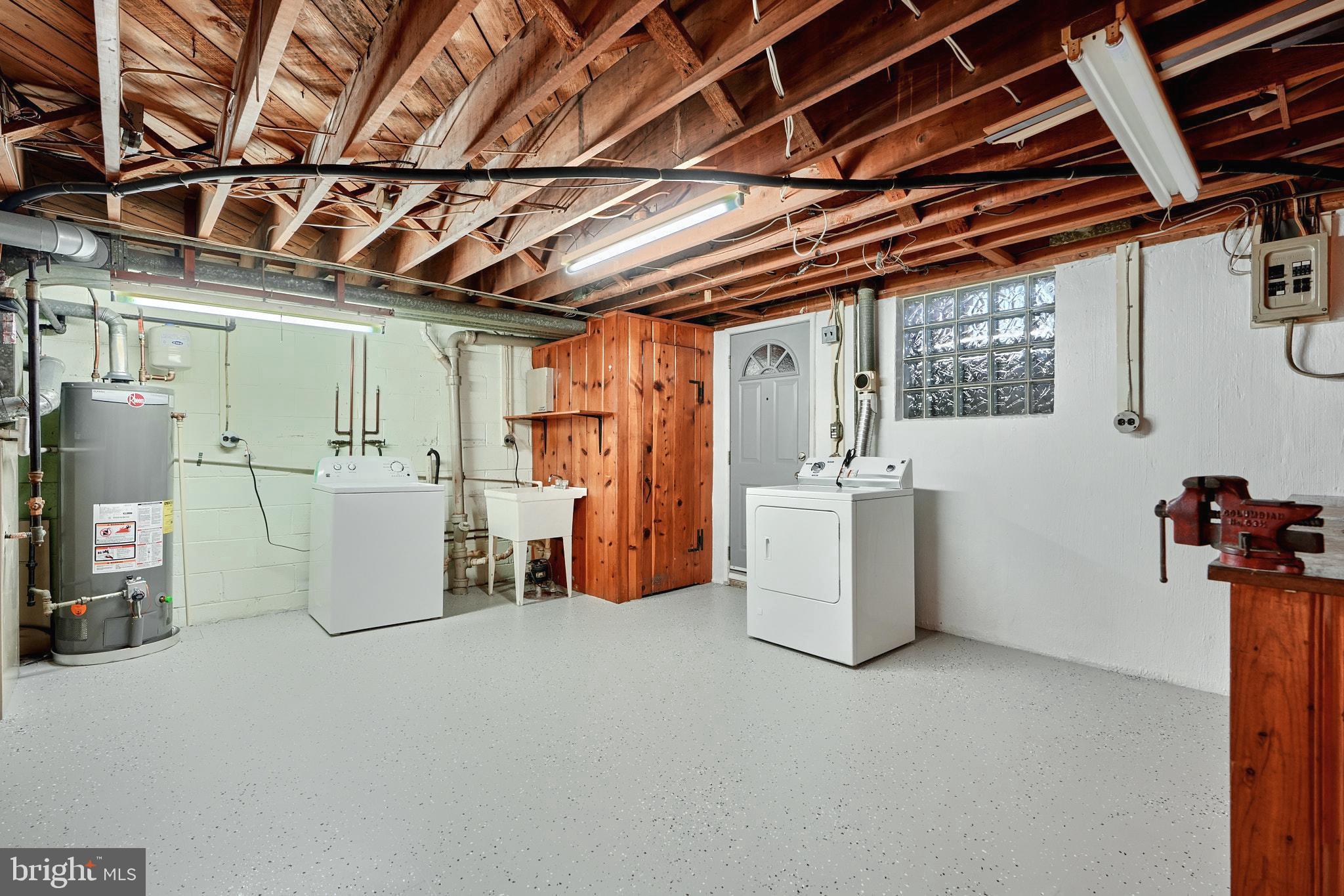 EASTCREST - Residential